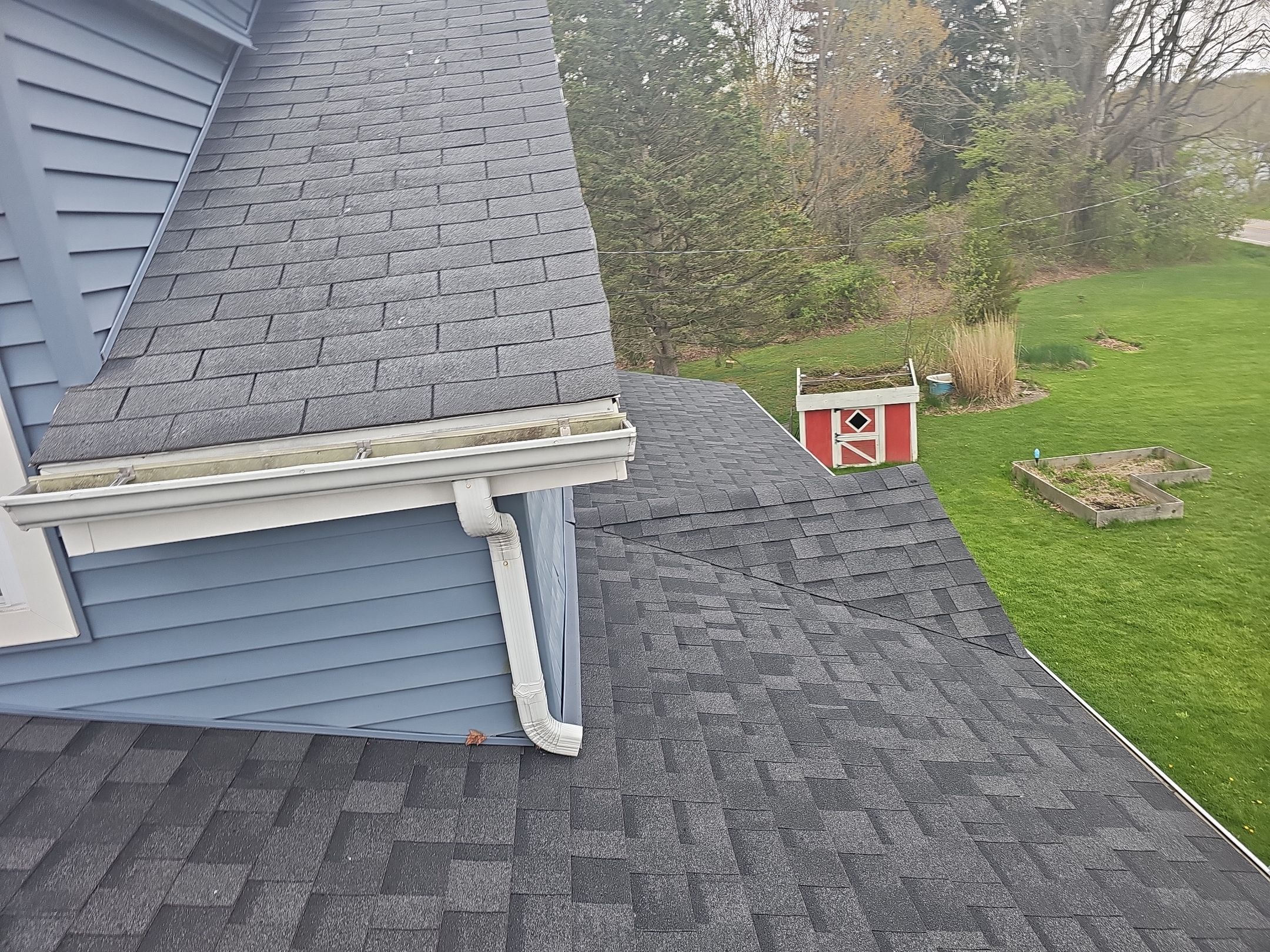 ATLAS PINNACLE COLOR: PRISTINE BLACK by Eagle Eye Roofing