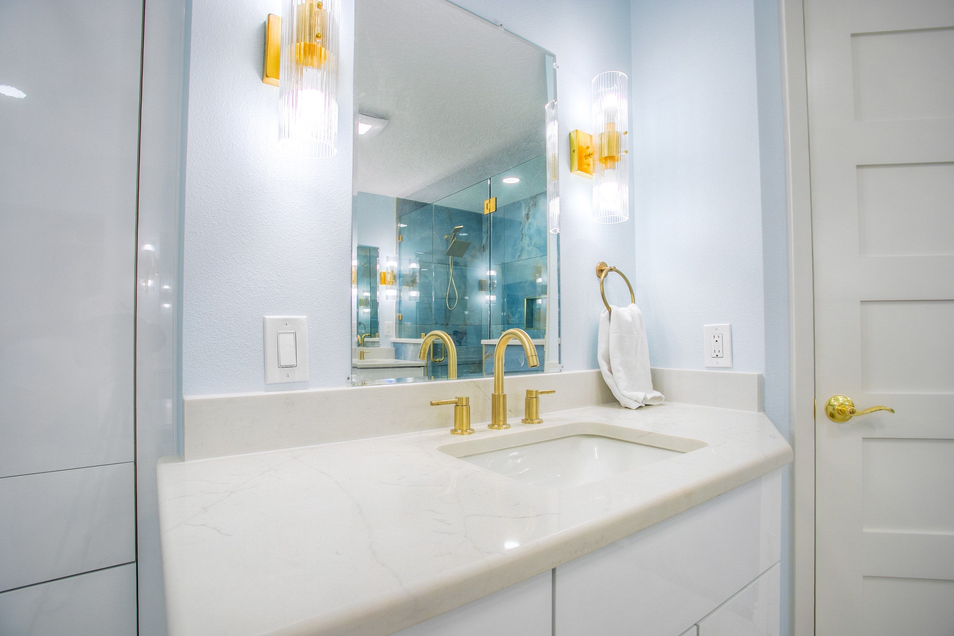 Home Addition and bathroom remodel. by CWS home remodel 