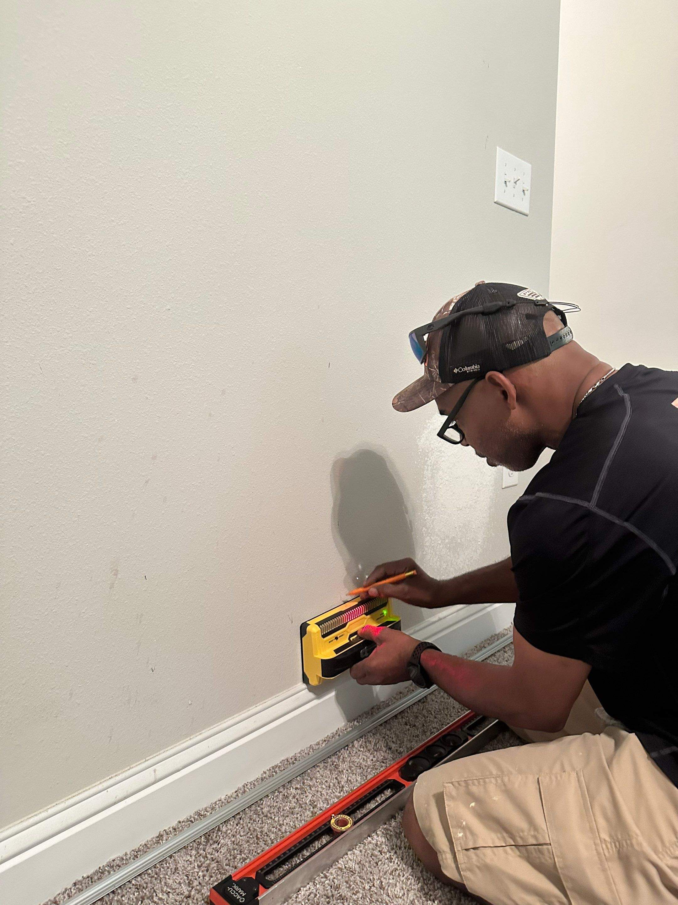 Art & Mirror Hanging Projects by Hangman Mounting & Installation 