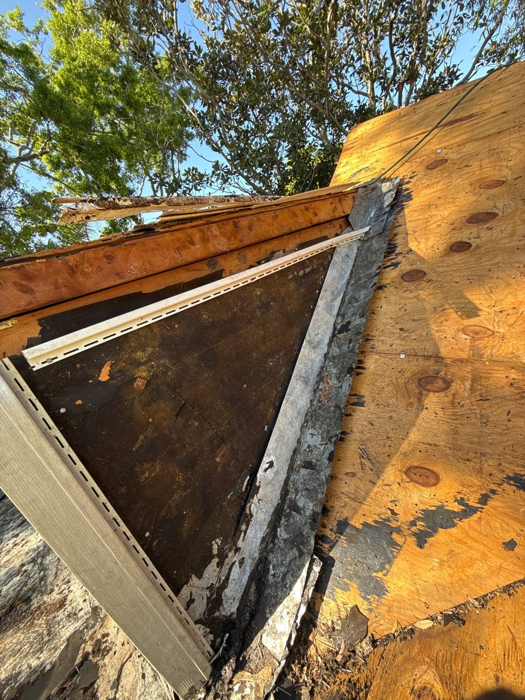 Project in Largo 33773 by Mitchell Roofing Company LLC 