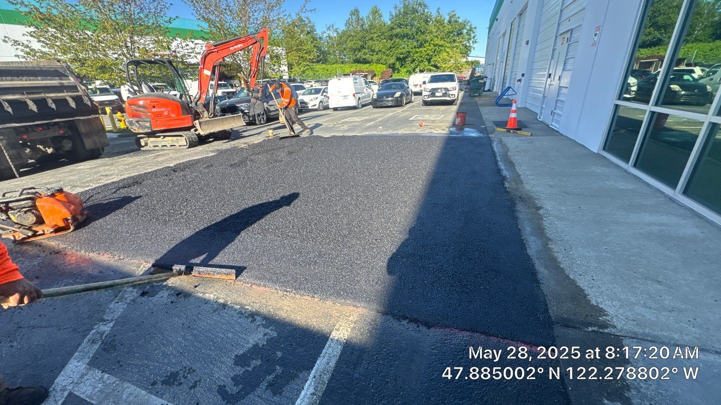 Commercial Sealcoat & Asphalt Patch Repair | Lynnwood  by Jireh Asphalt & Concrete Inc 