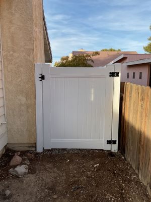 Fence Installation using Vinyl