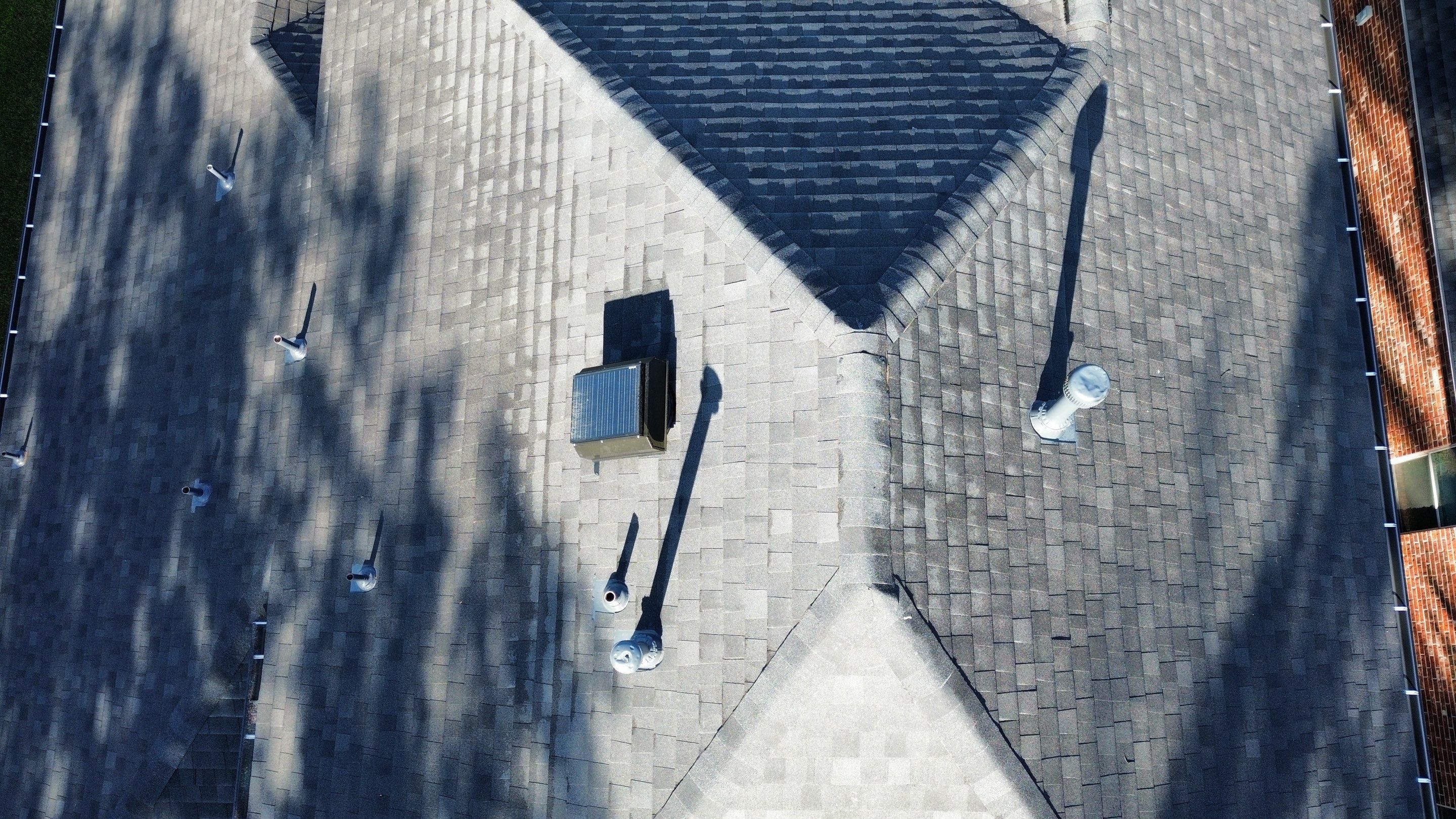 Kingwood Roof Installation using Atlas Pinnacle Pristine by Modern BYLT Roofing & Construction