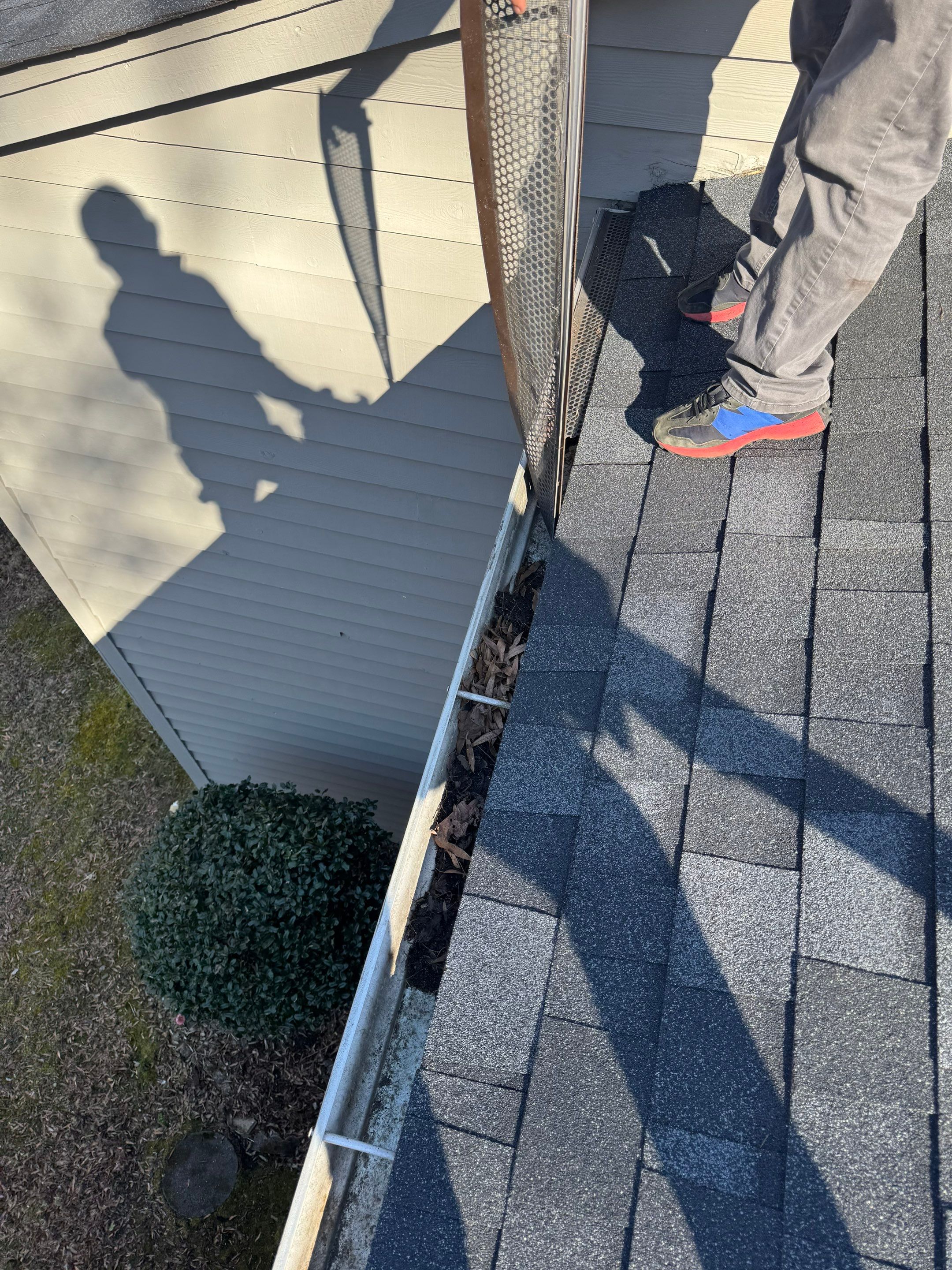 HOA gutter cleaning before photo.