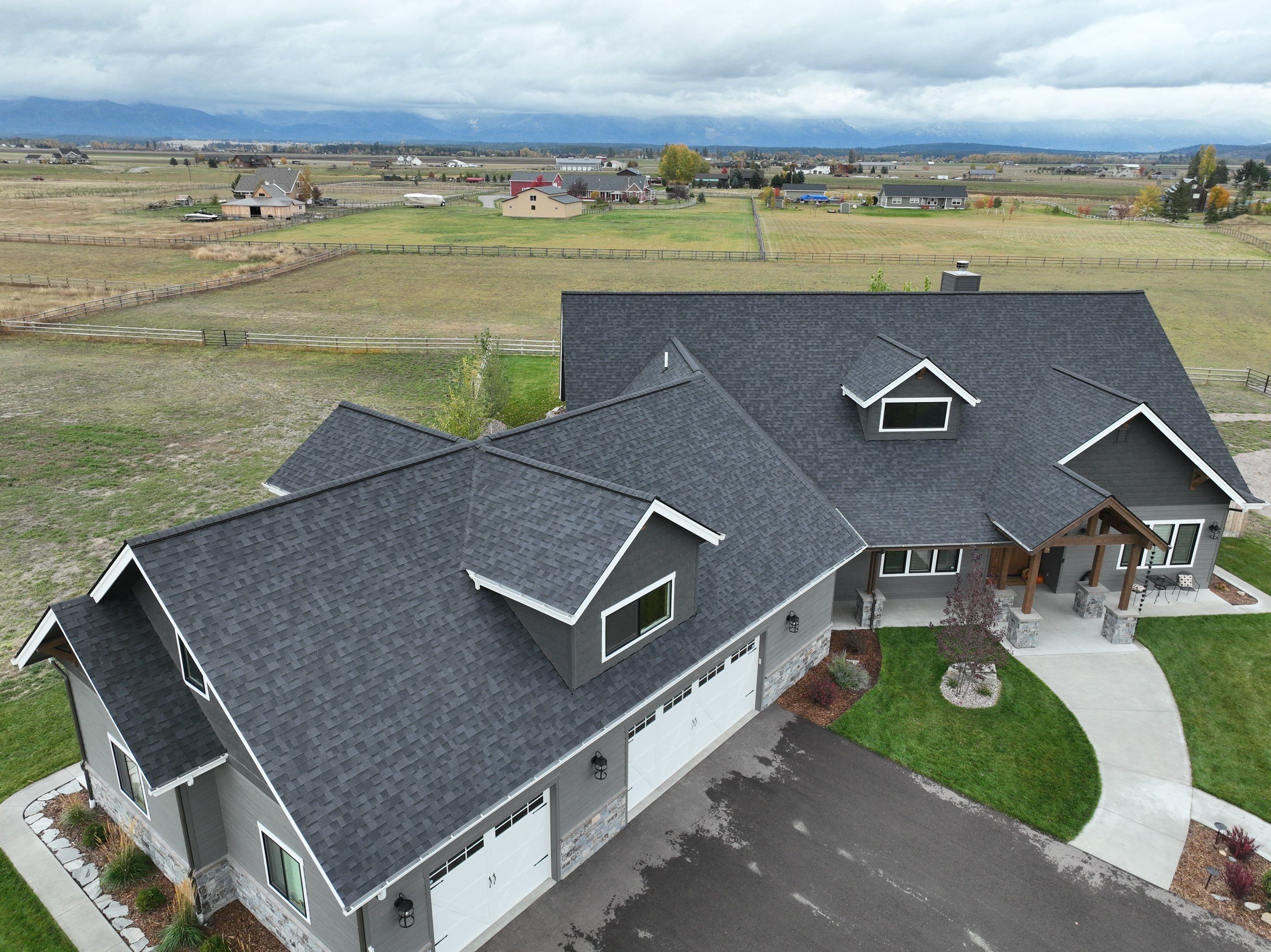 Owens Corning TruDefinition Duration - Onyx Black by Montana Roofing Solutions