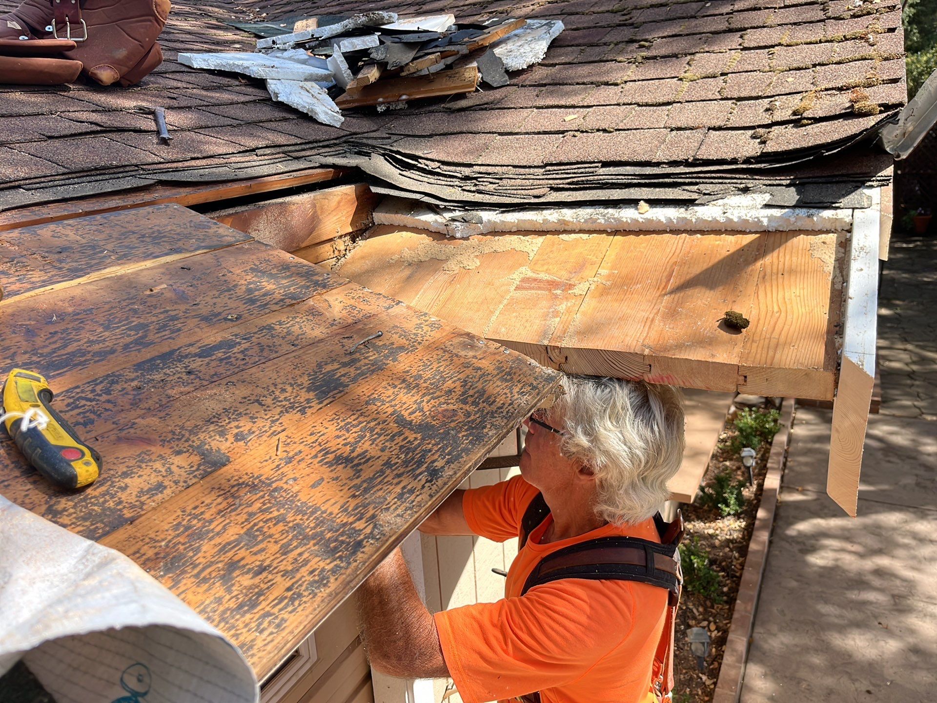 New Roof and gutters by Byers Enterprises 