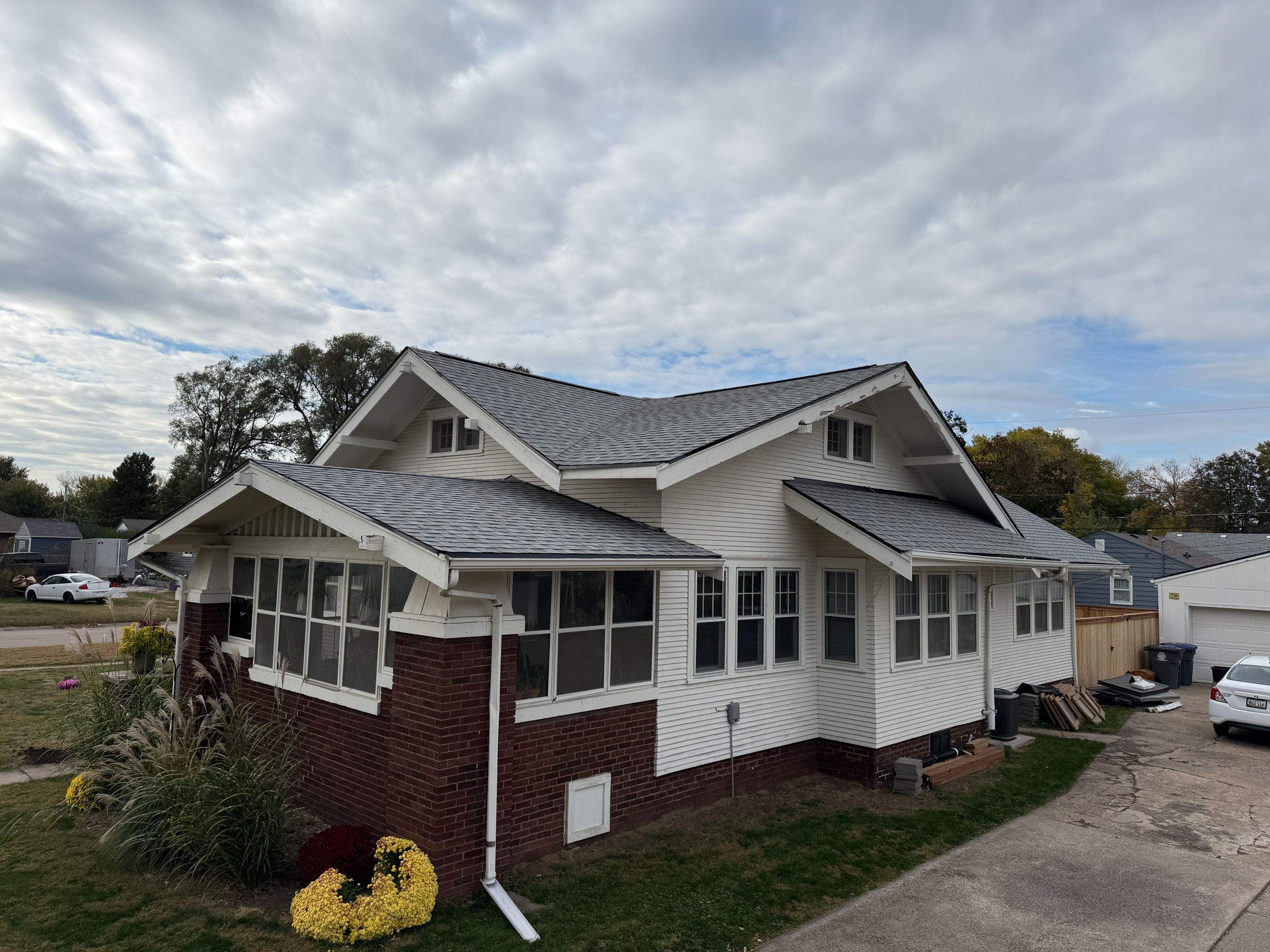 Full Residential Roof Replacement and Detached Garage Roofing in Council Bluffs by Star Home
