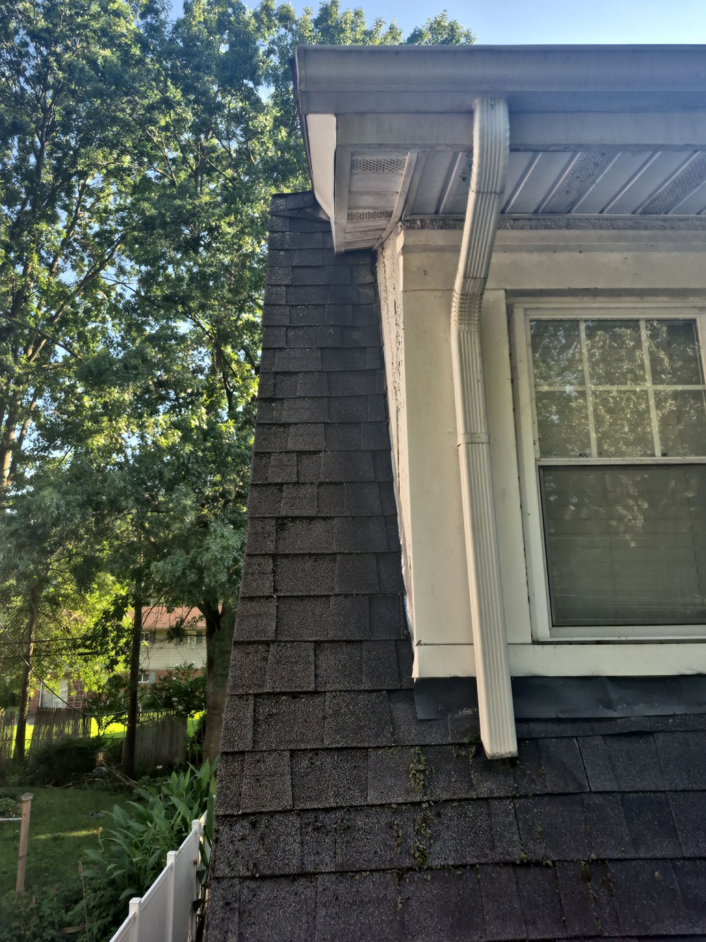 Charleston WV IKO Dynasty Roof Replacement – Premium Asphalt Shingles & Expert Installation by Mr. Roofer