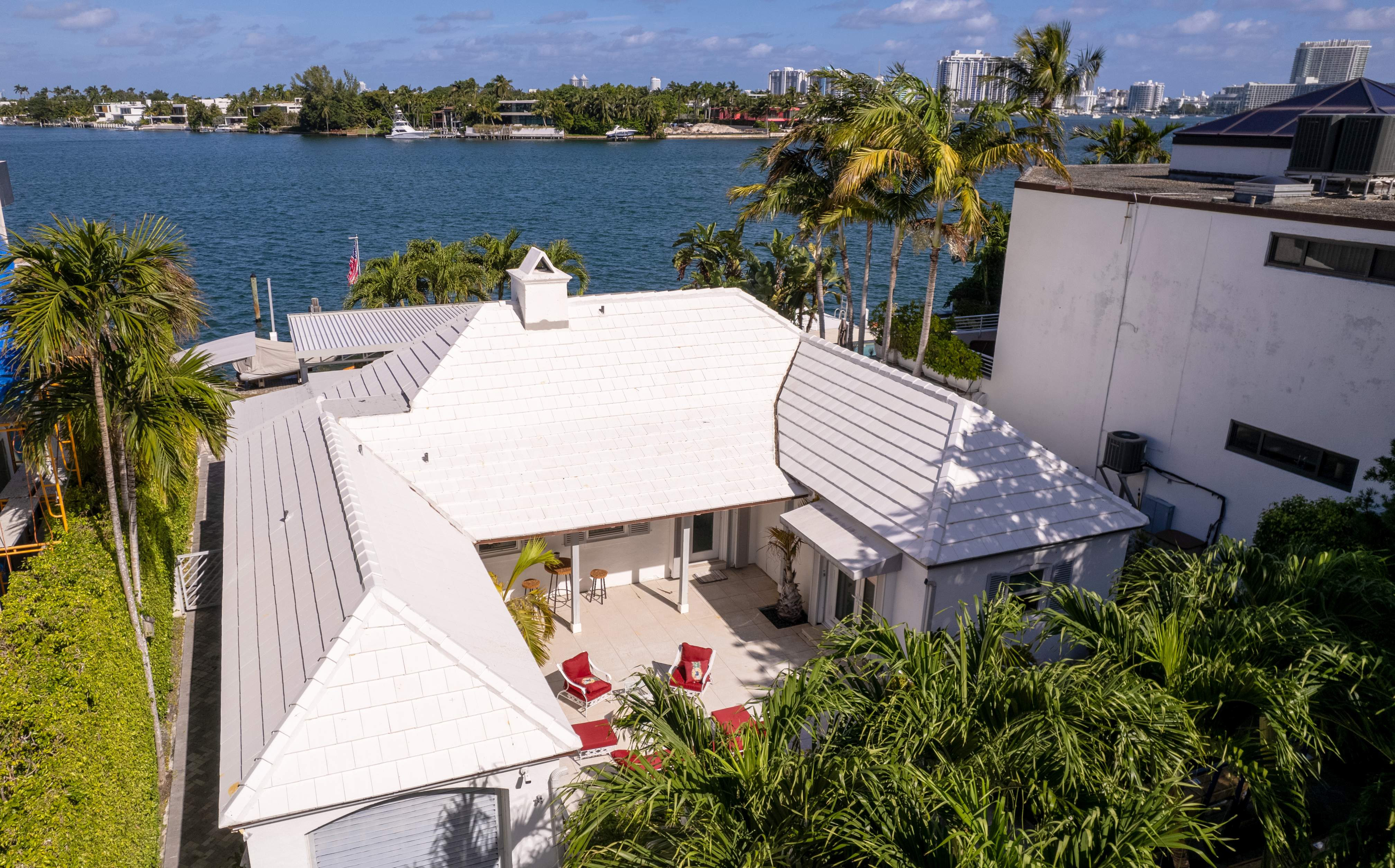 Crown Windsor Slate - Polar White by Istueta Roofing