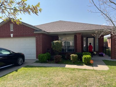 Residential Roofing Replacement and Attic Ventilation Upgrade in Manor