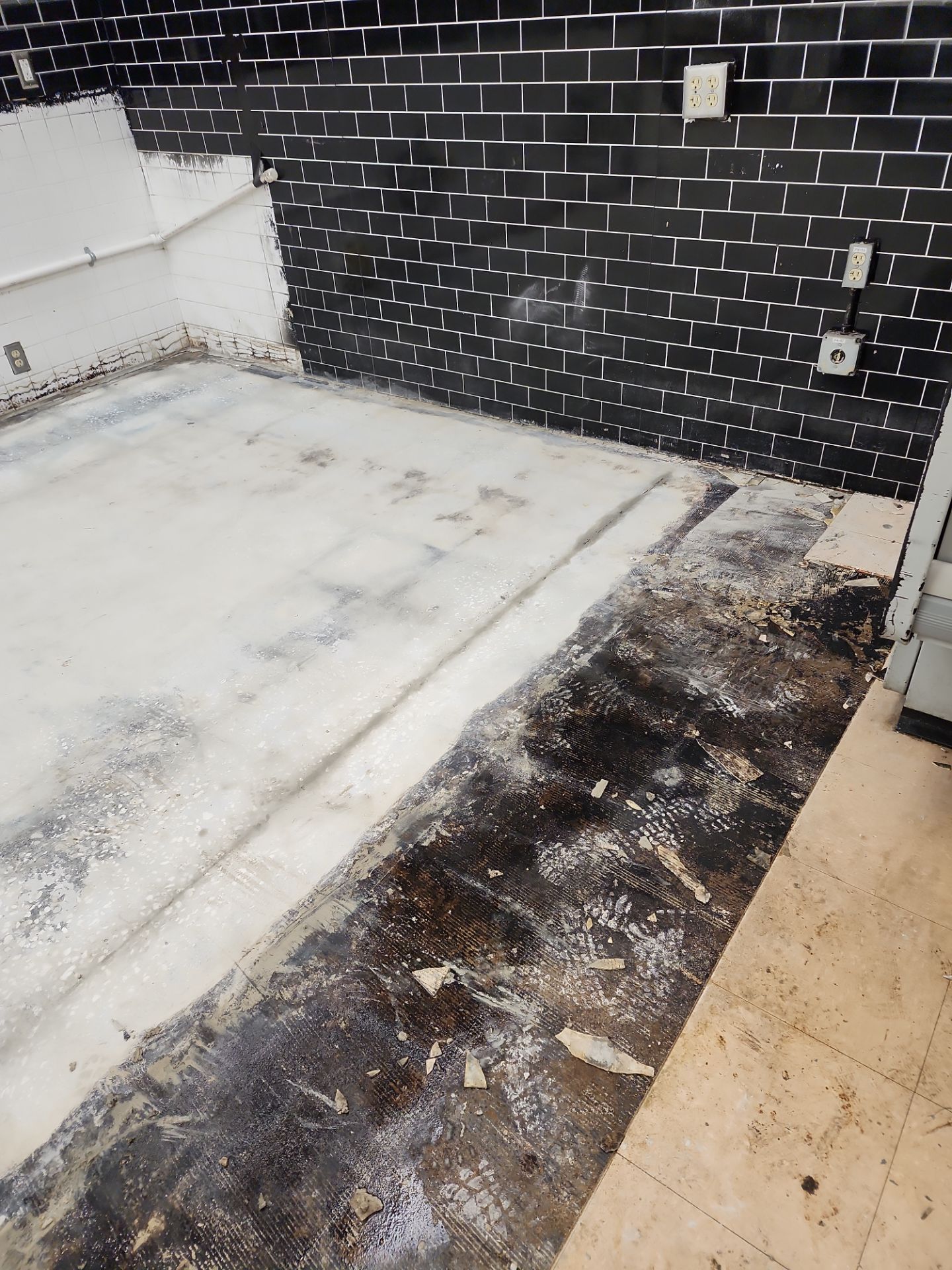 Fresco y Más Food Prep Area by Seamless Surfaces