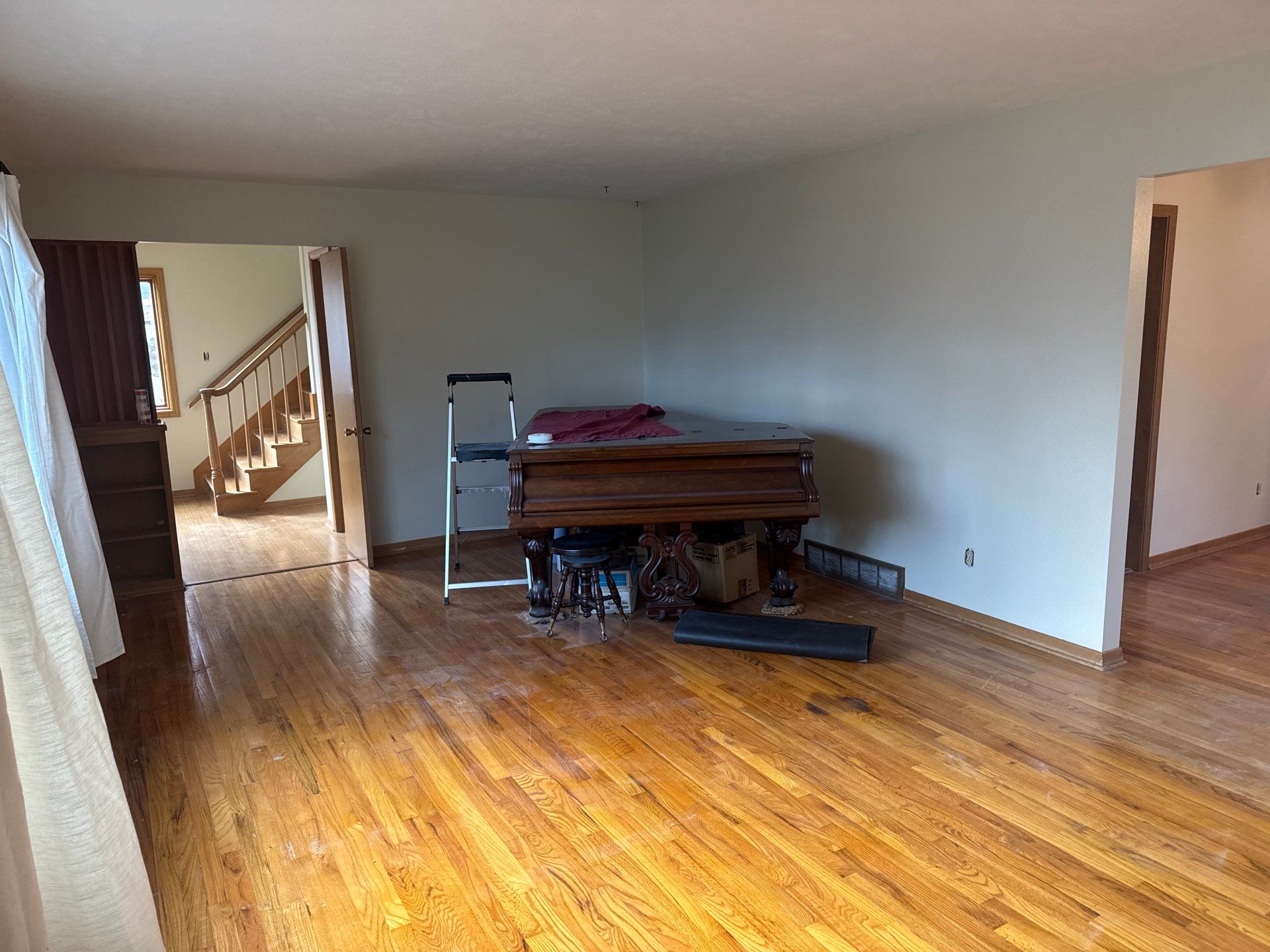 Full Interior Repaint to put the house up for sale by Midwest Paint LLC
