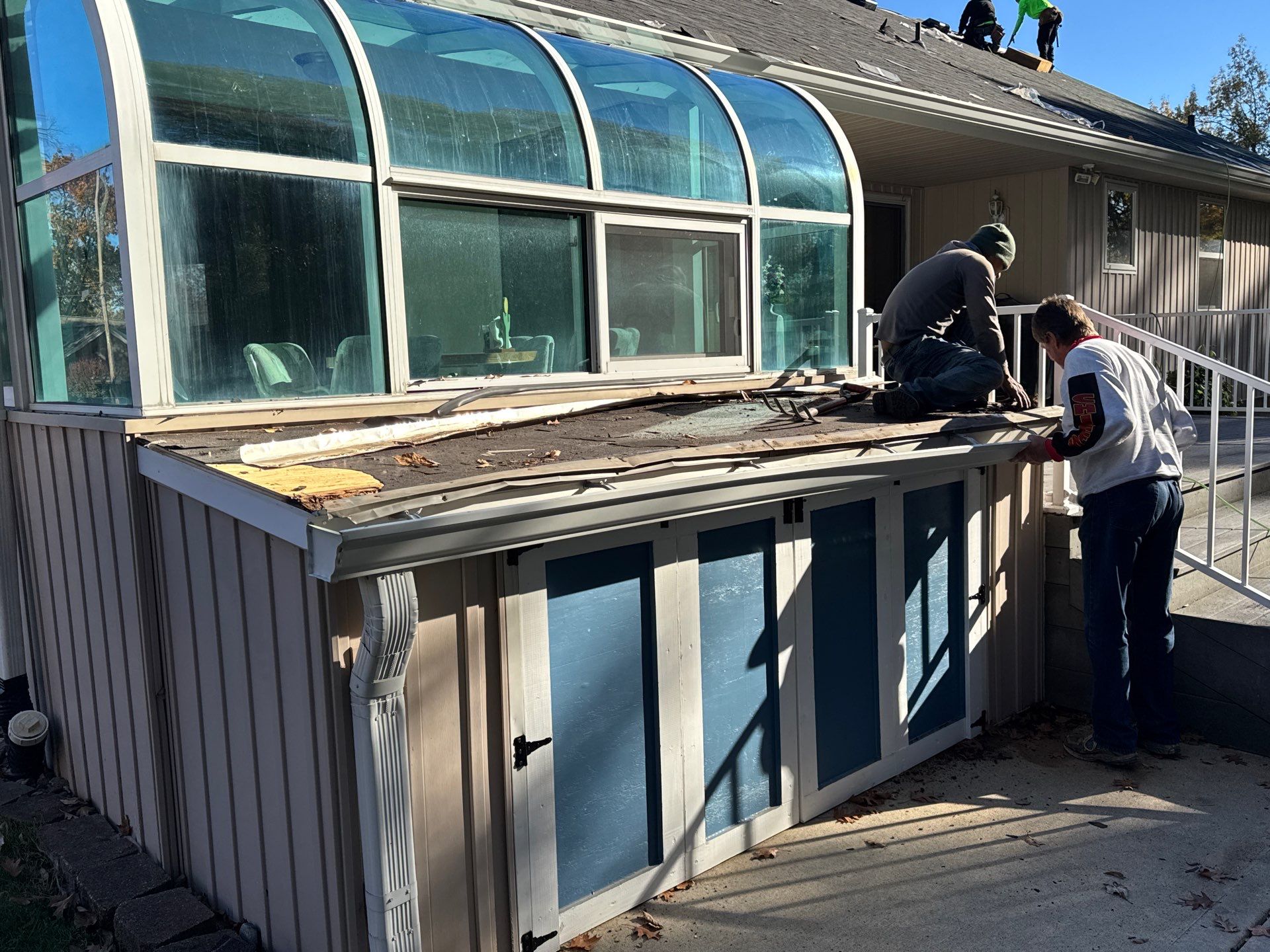 Had a storm and now a new roof! by EEC  Windows, Siding & Roofing 
