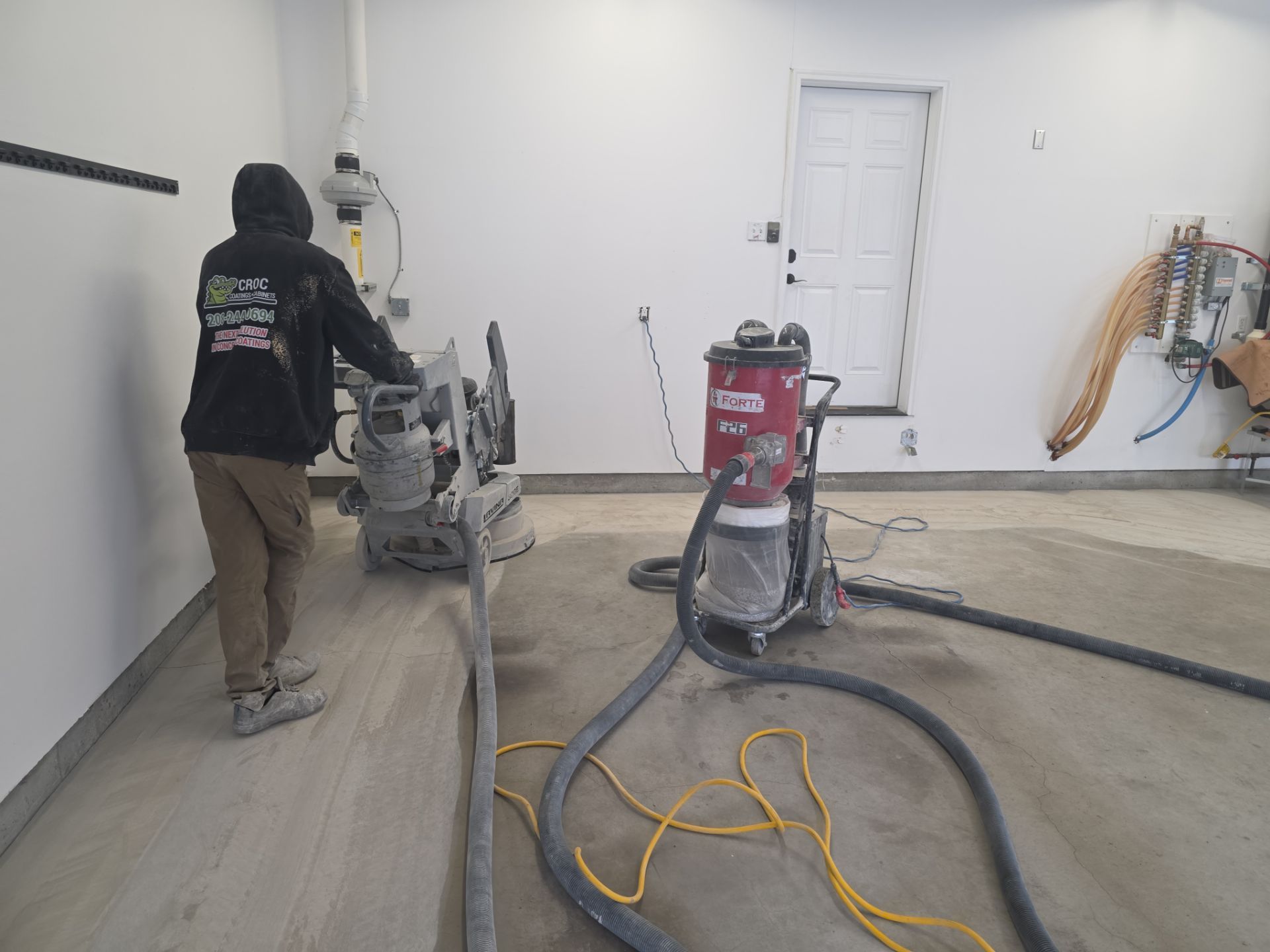 Travertine Hybrid Garage Floor Coating and Crack Repair in Spokane by Croc Coatings, LLC