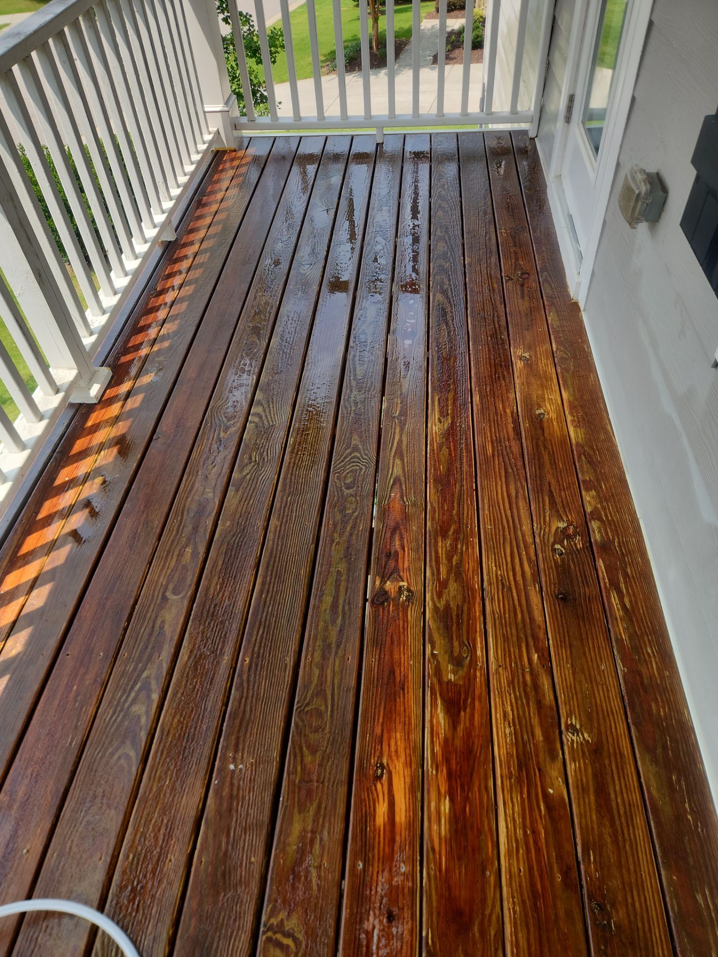 Wood Deck using Wood Sealant by DuraSeal