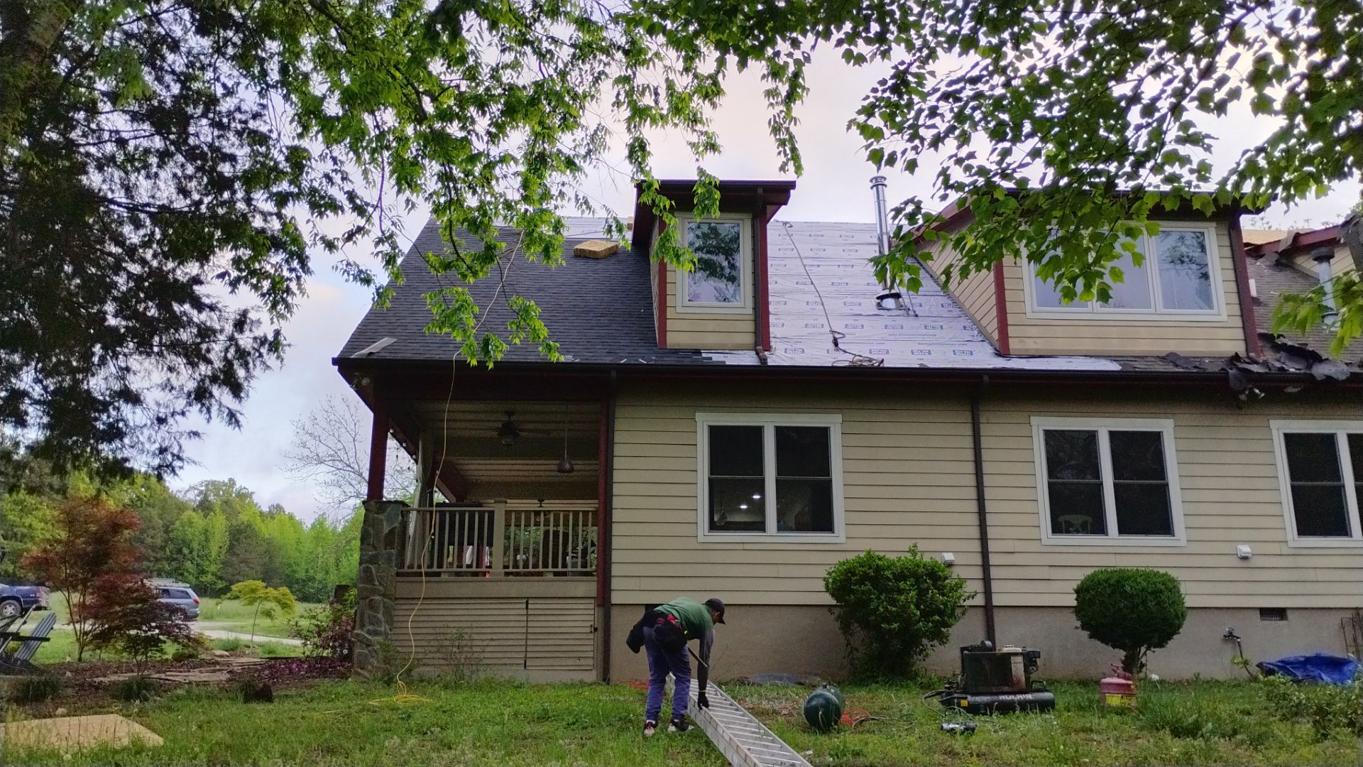 Tony's roof by BROCK BUILDERS 