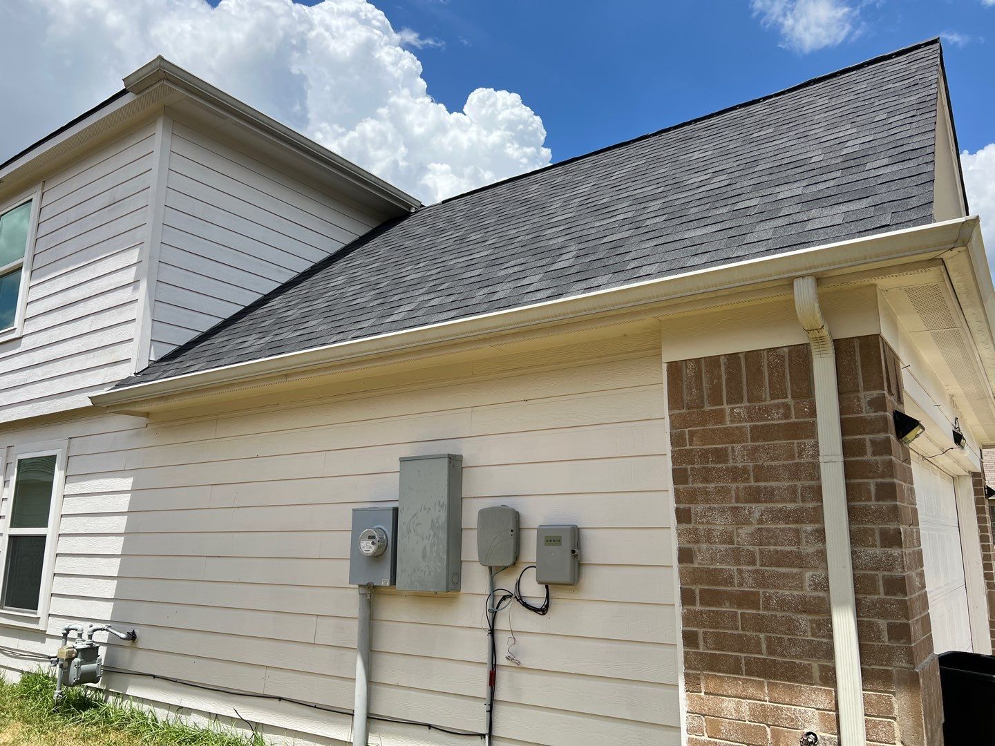 OC Duration Moire Back by HHH Roofing & Construction
