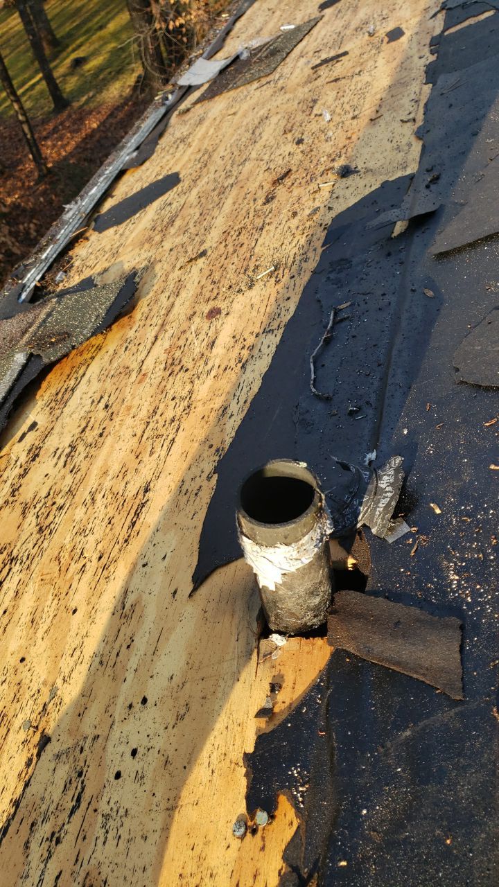 Manassas: CertainTeed Landmark Designer Shingles in Charcoal Black by RM Banning, Inc.