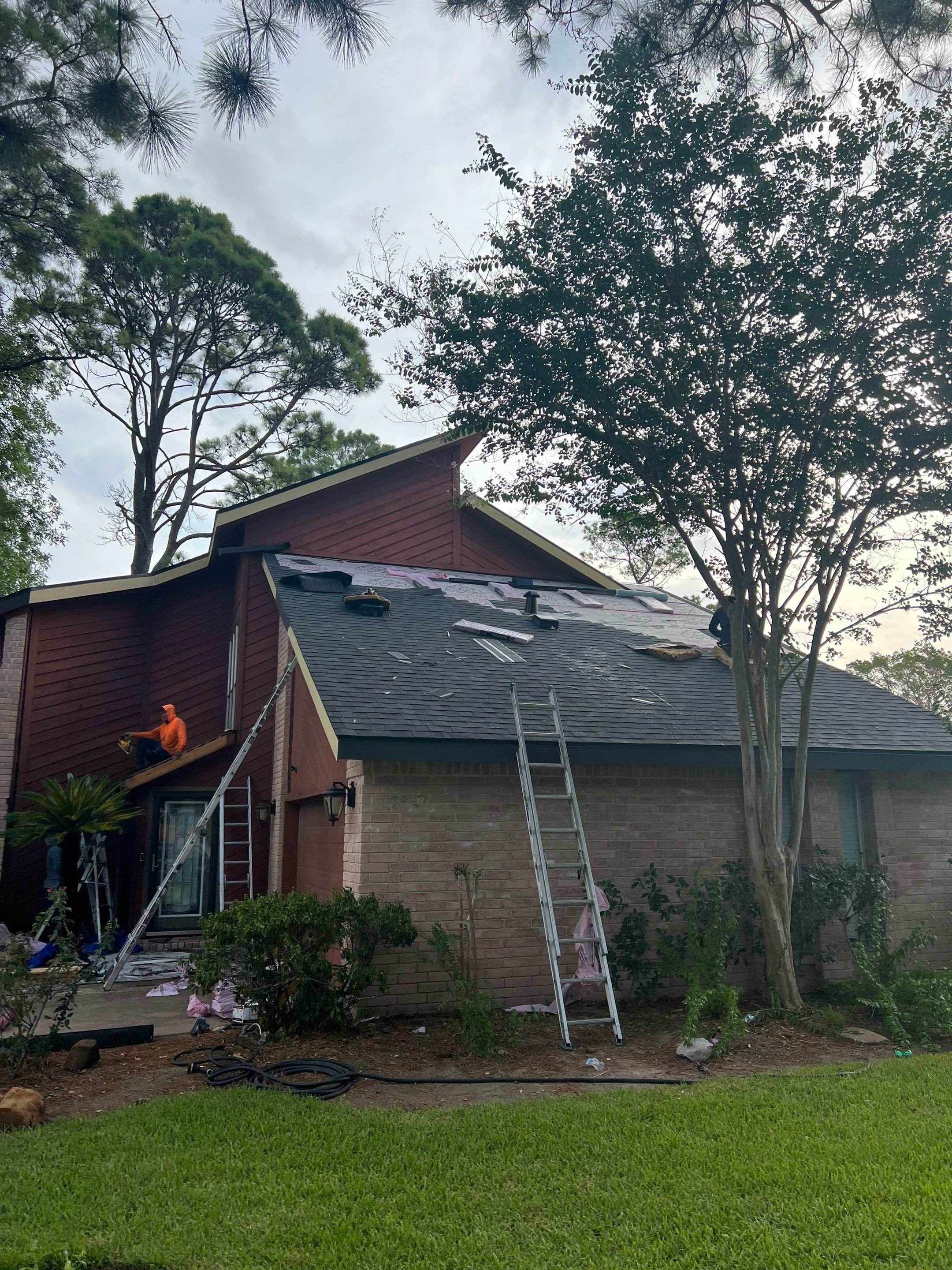 Residential Roofing Installation using Owen's Corning Duration (Lifetime) Shingles by Roof Repair Company