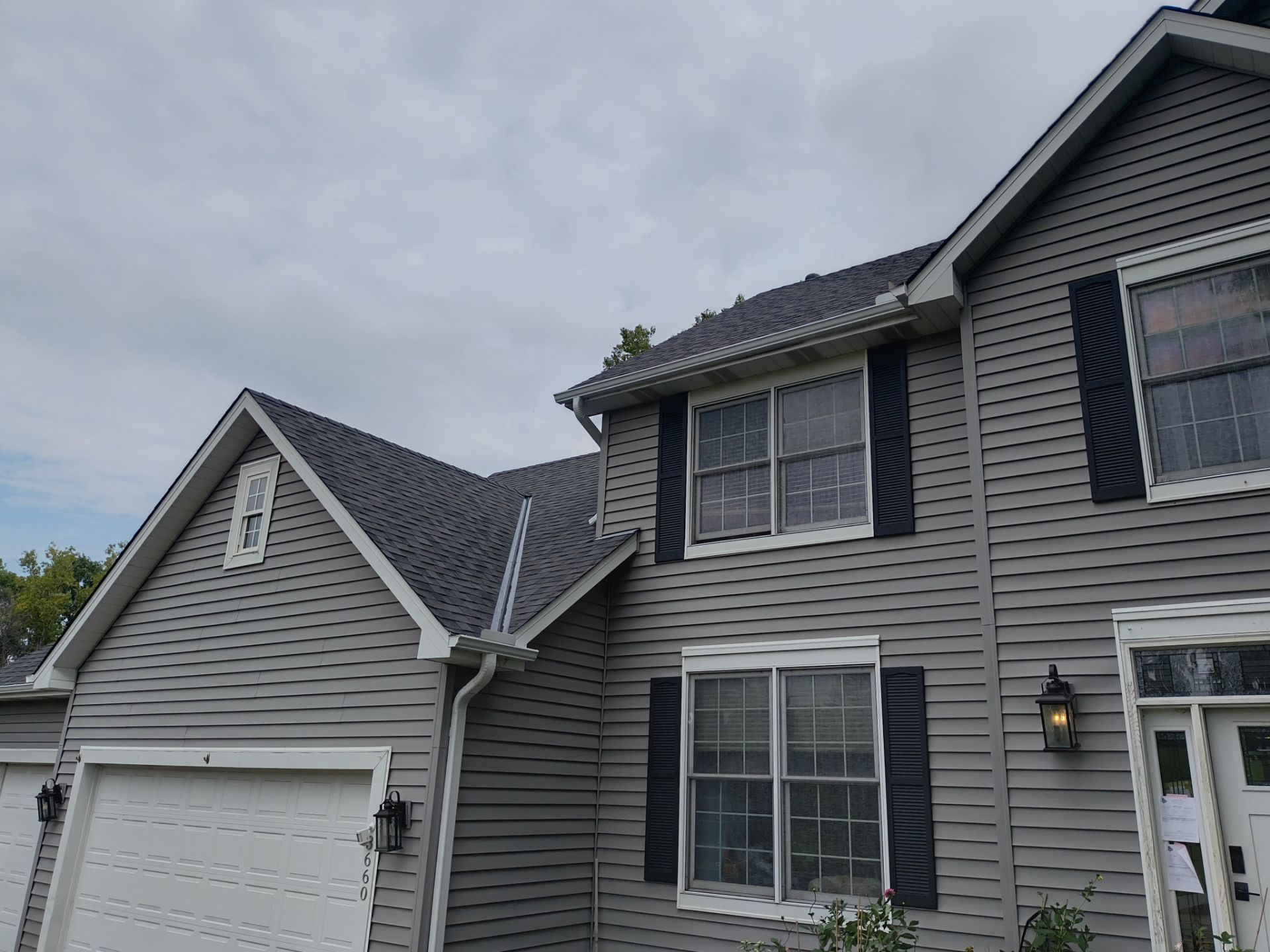 5-Inch Seamless Gutters with Leaf Exterminator – Plymouth, MN by Next Level Seamless Gutters / Exteriors Inc.