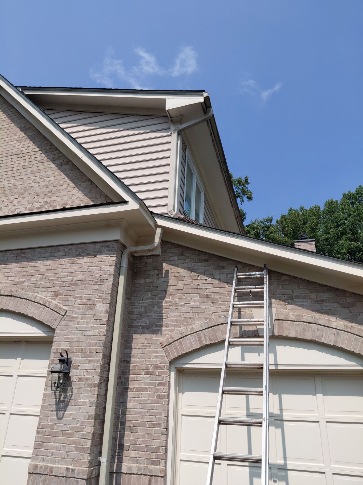 Great Falls : residential Roof with CertainTeed Landmark Pro in Max Def Moire Black  by RM Banning, Inc.
