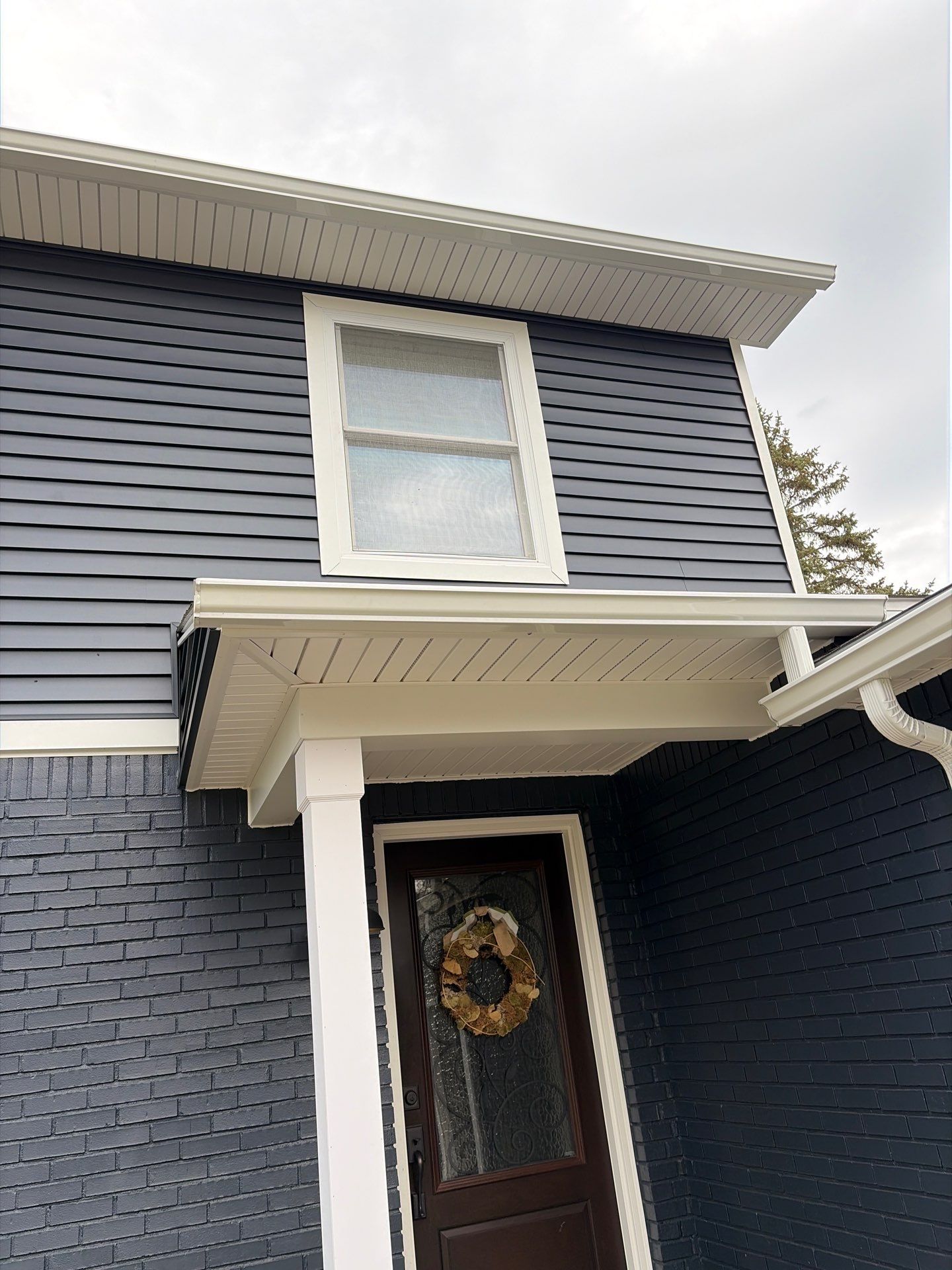 Siding Replacement using Alside Charter Oak D4.5" by 180 Contractors