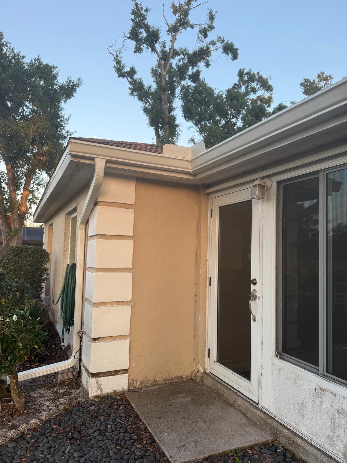 Aluminum Seamless Gutters in Sarasota FL by Gutter Professors