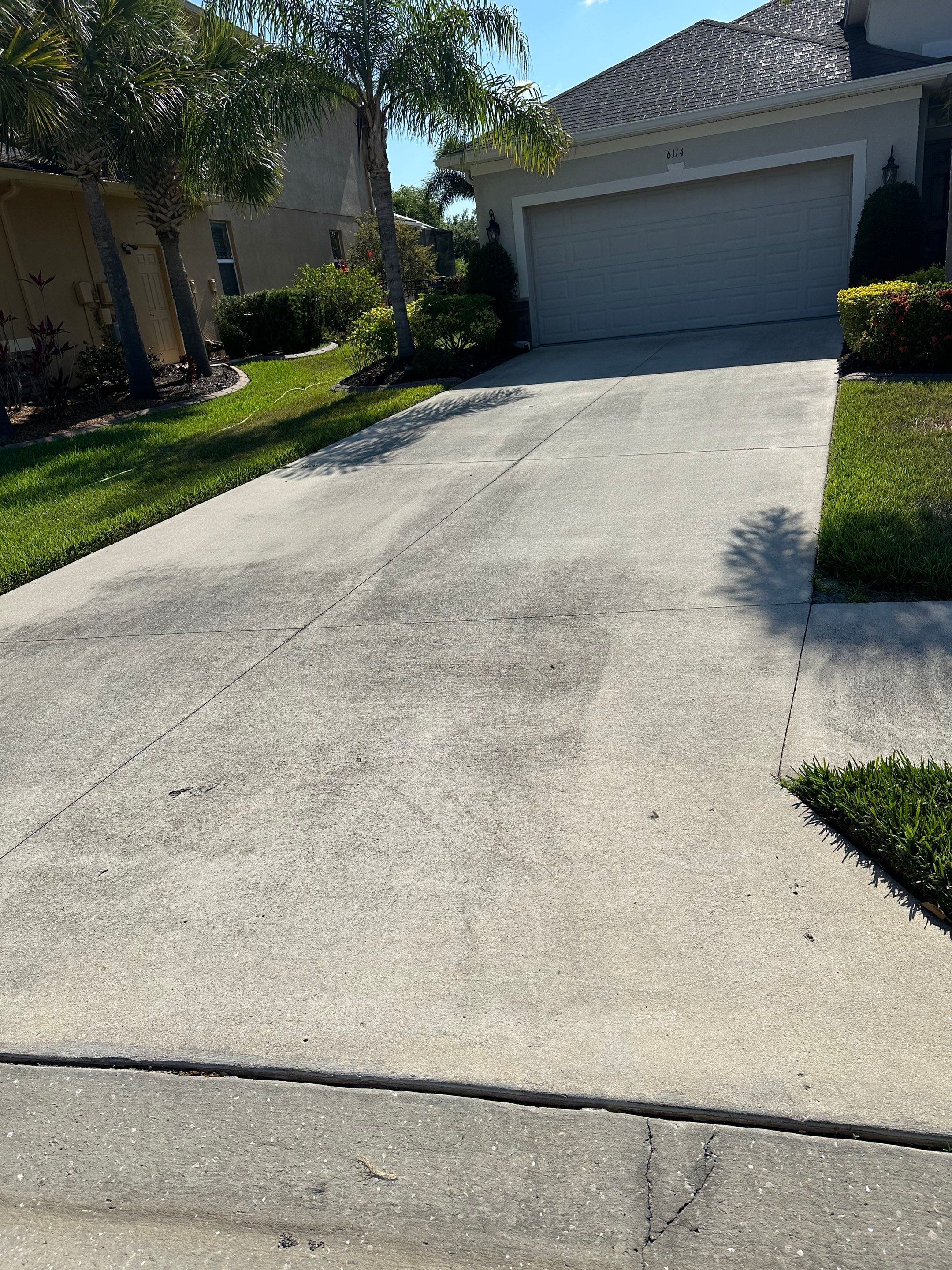 🚗 Concrete Driveway & Sidewalk Cleaning – Old Mill Preserve, Palmetto, FL by Sunshine AquaWash