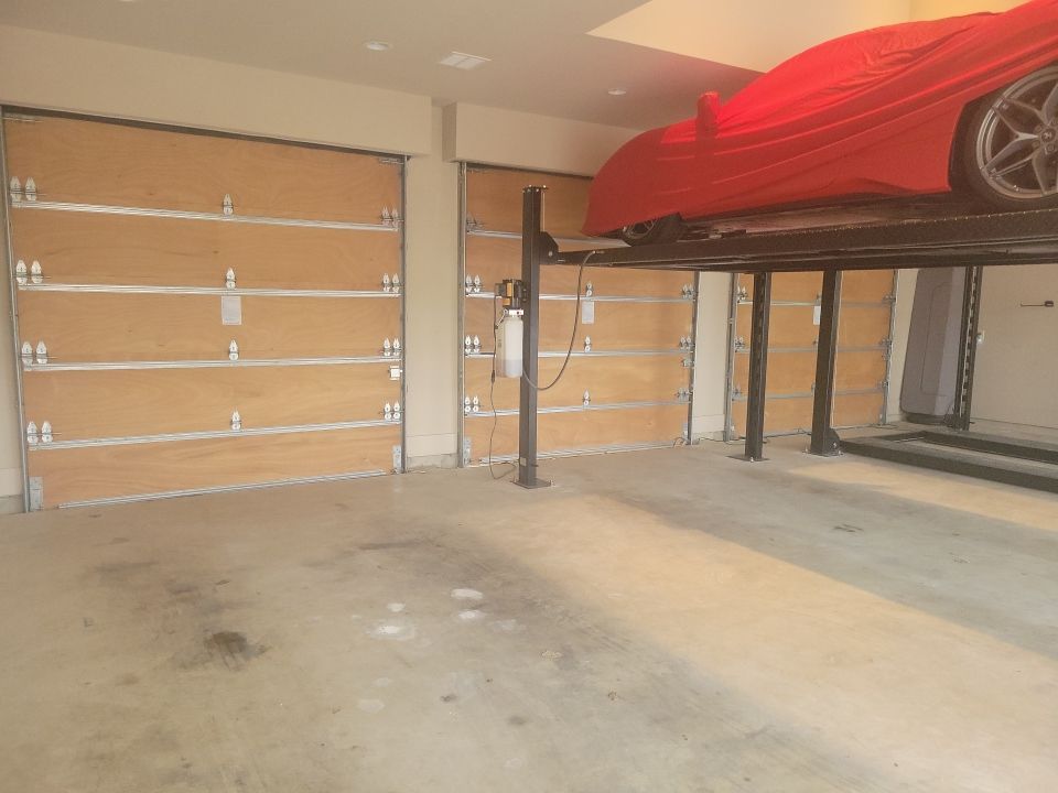 Dominion, San Antonio by TORO Garage Co
