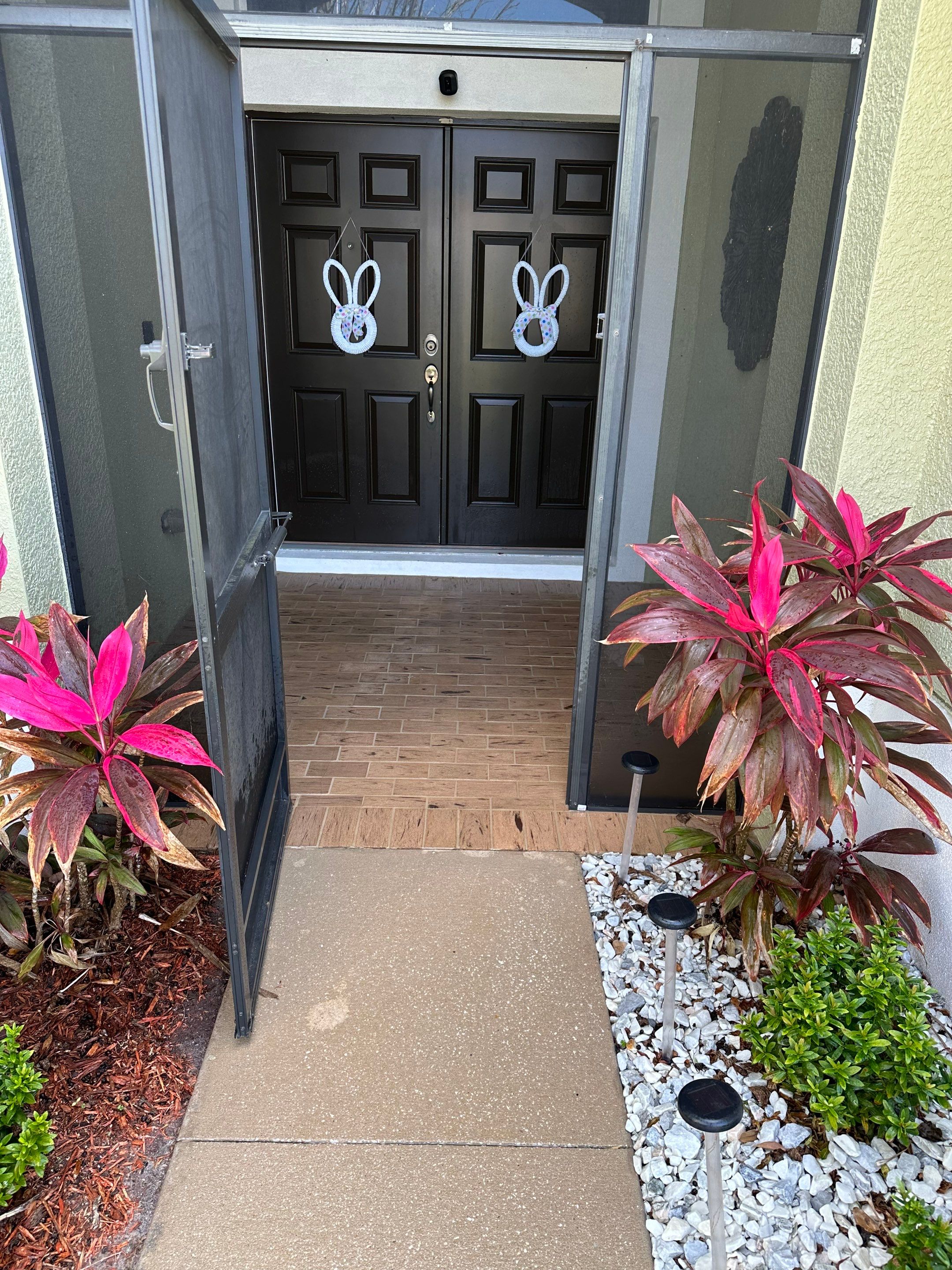 Driveway Cleaning in River Plantation Community, Parrish, FL by Sunshine AquaWash