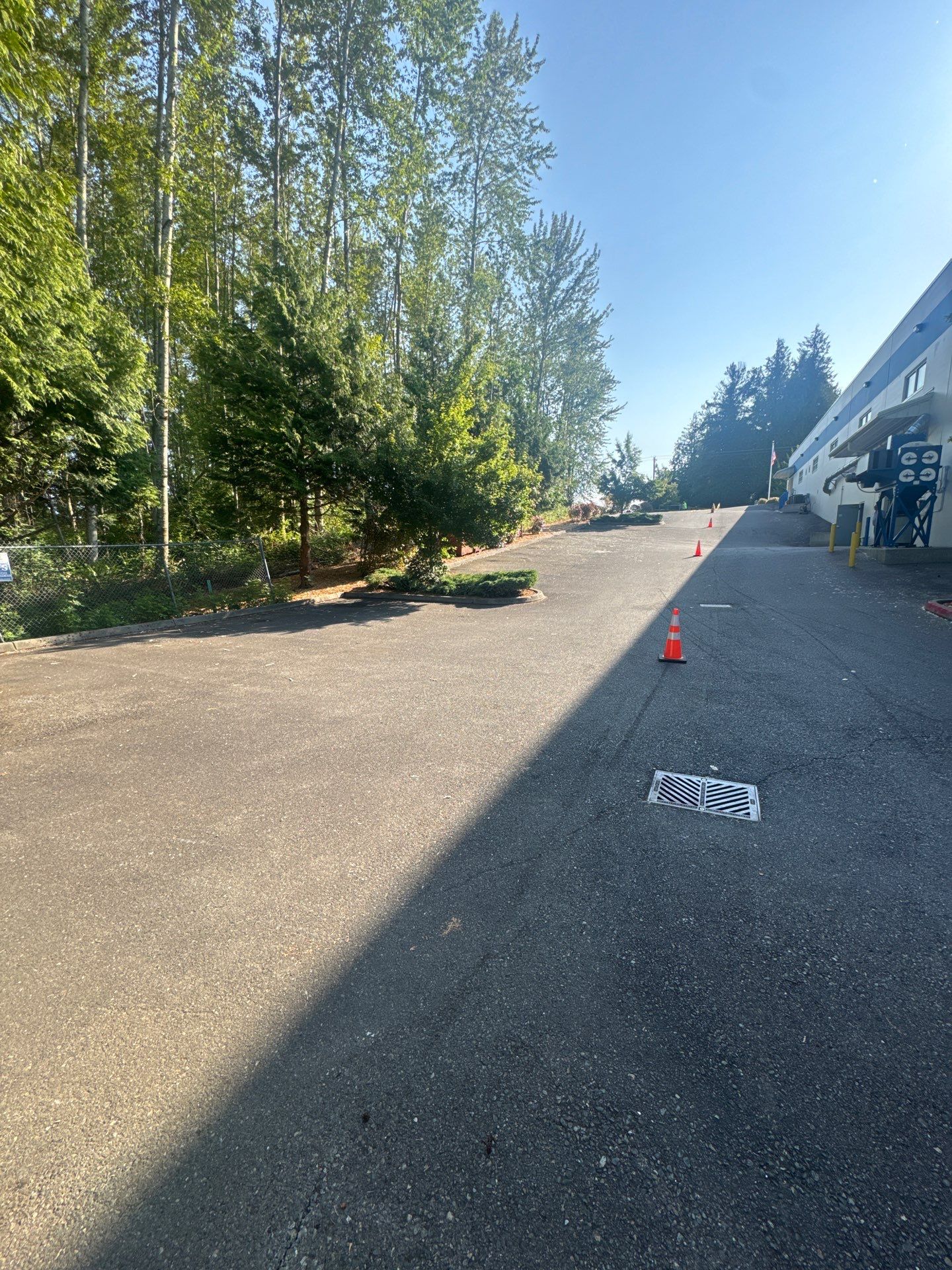 King Machine Business Parking Lot Sealcoat Overlay | Mukilteo by Jireh Asphalt & Concrete Inc 