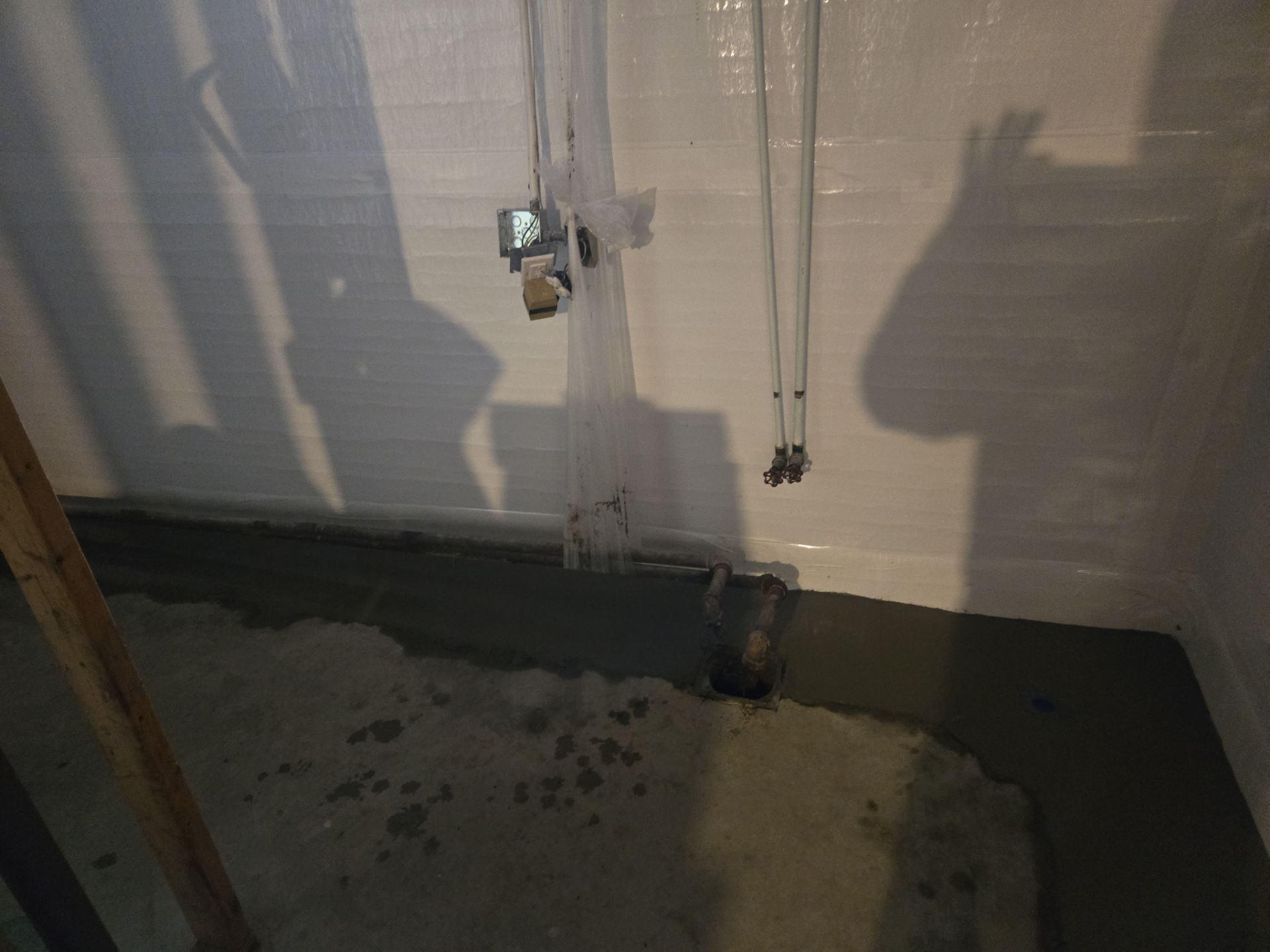 Interior Basement Waterproofing System with Embedded Fiber Reinforcement by Toledo Basement Repair 