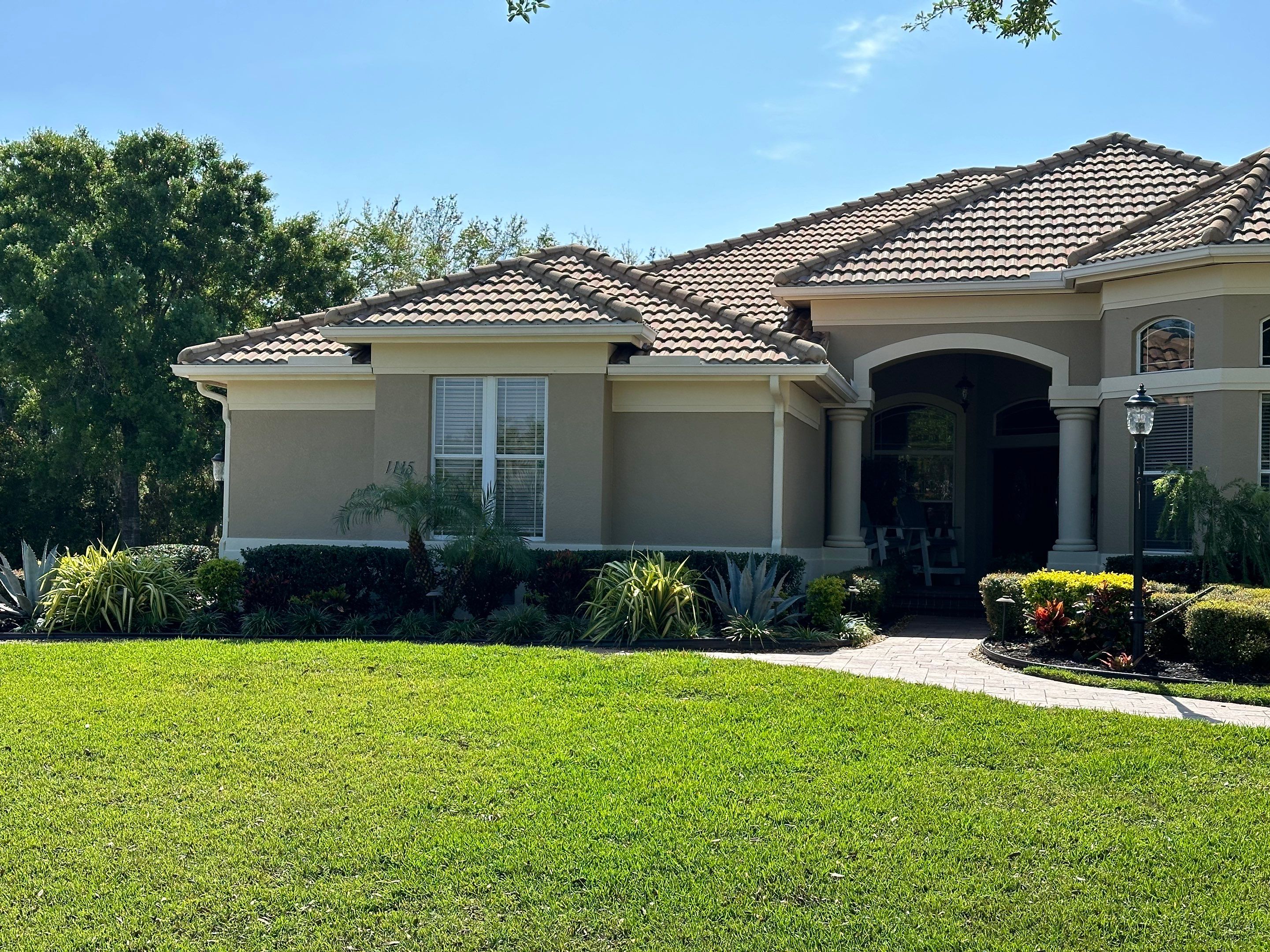 Concrete Tile Roof Cleaning in Winding River Community, Bradenton, FL | Sunshine AquaWash by Sunshine AquaWash