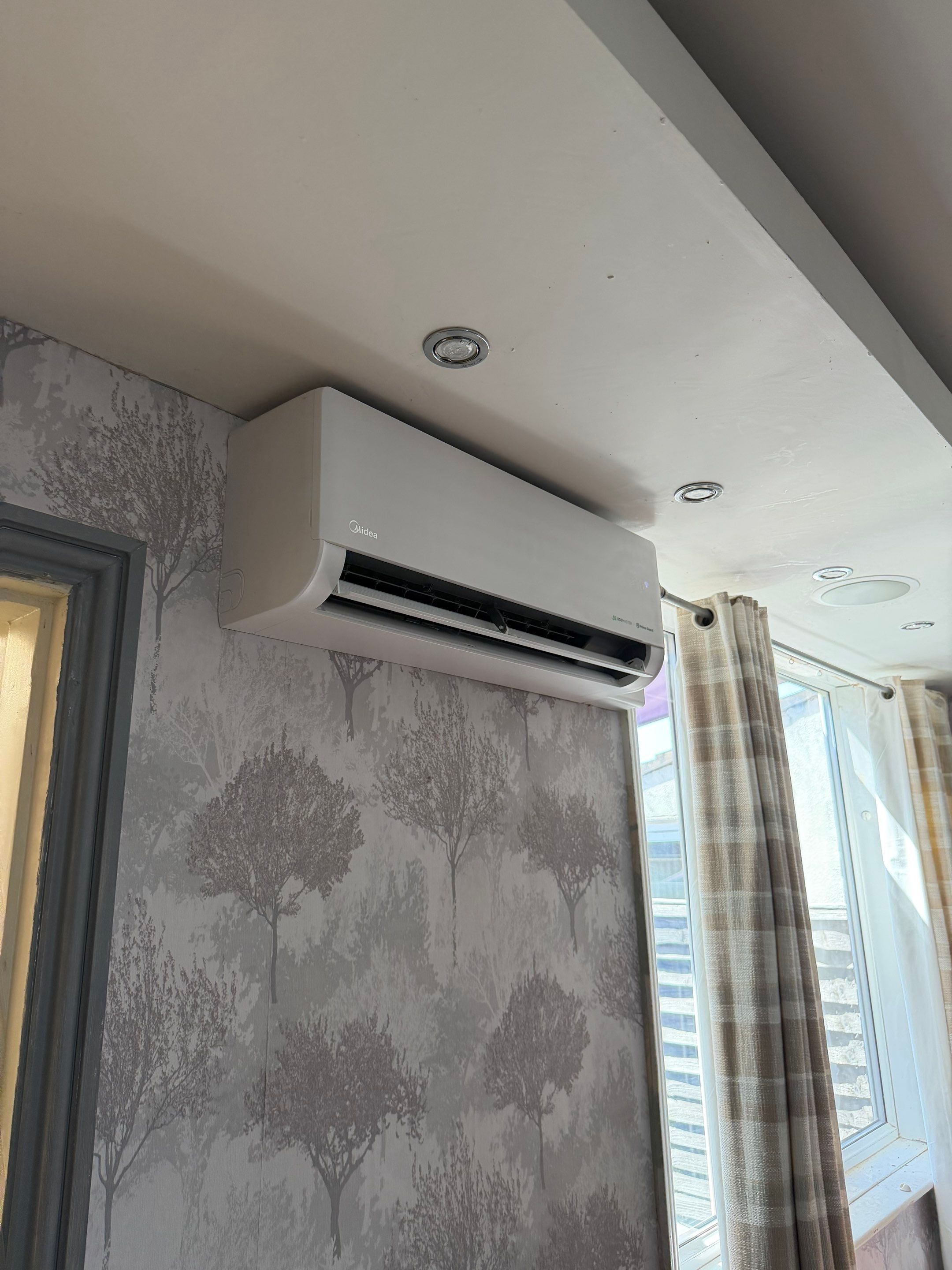 āļø Another Multi-Split Air Conditioning Installation Completed in Hull! š” by Elite Services Group Ltd