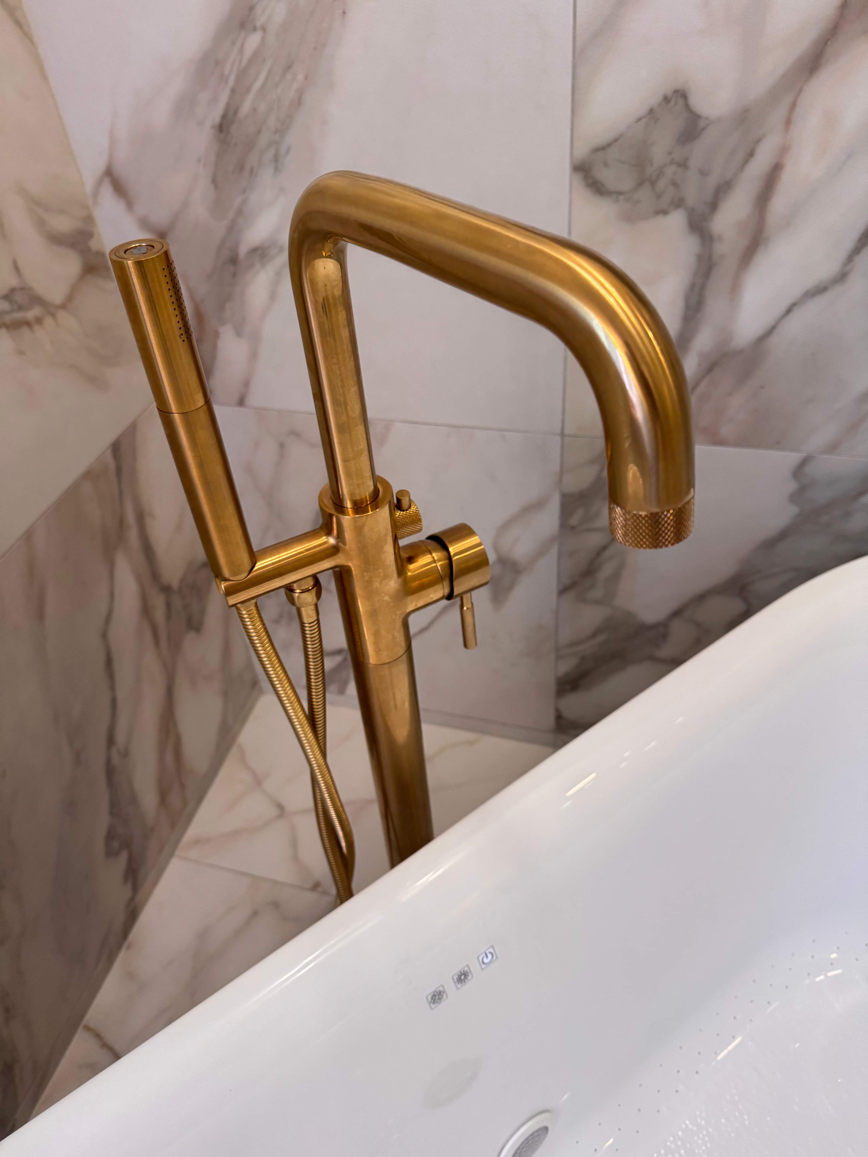 Master bathroom renovation by Prudencio