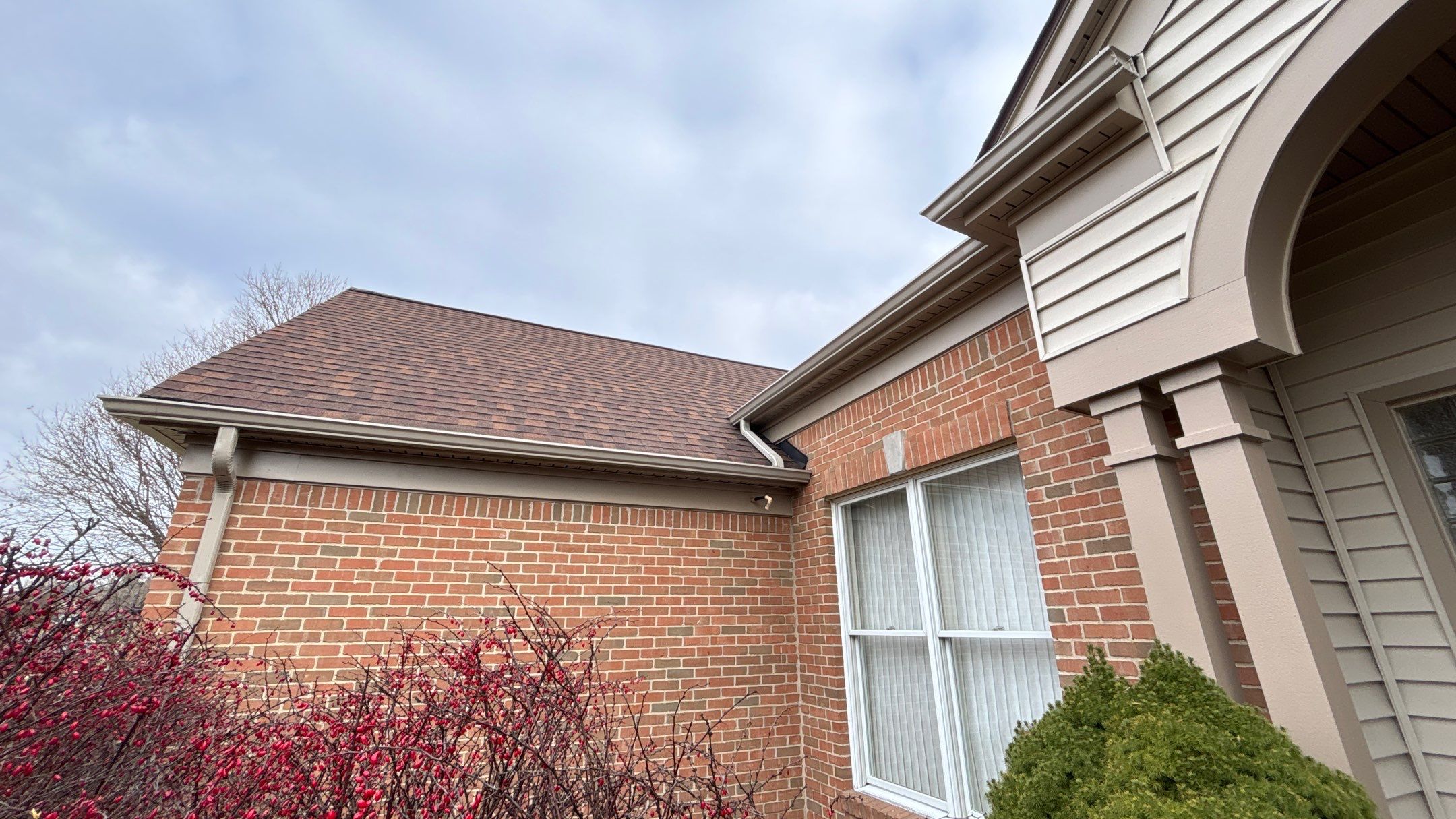 Siding Replacement using Alside Charter Oak D4.5" by 180 Contractors