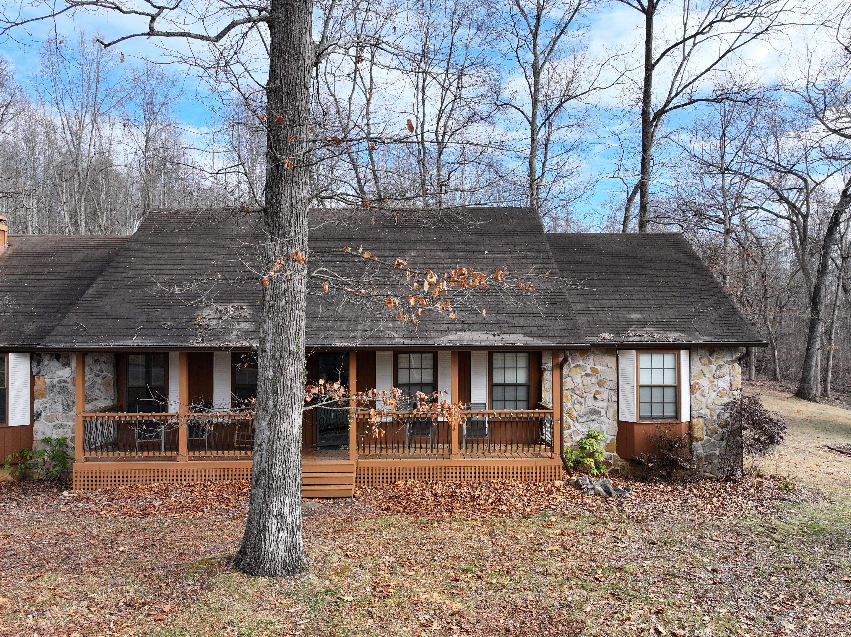 Jackson Residence by Omnia Roofing
