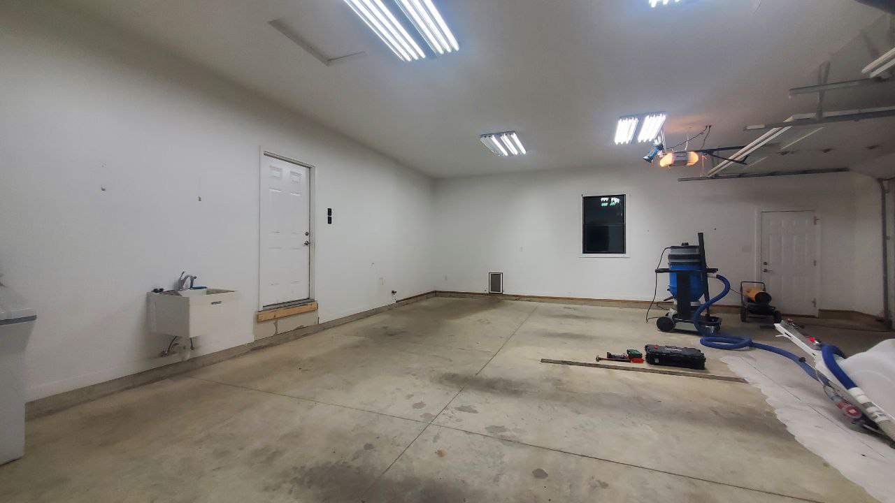 Briar Garage Clinton by Loud Bros