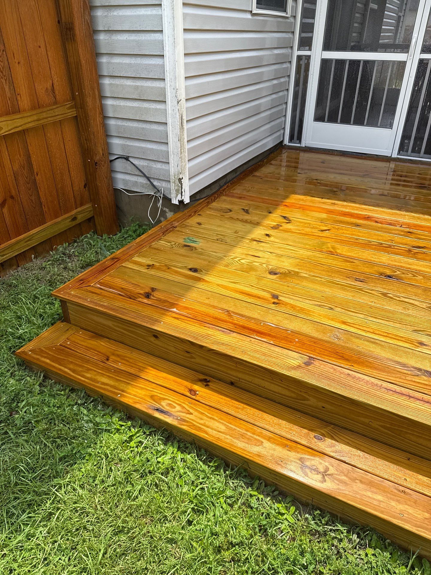 Wood Fence and Wood Deck using Wood Sealant by DuraSeal