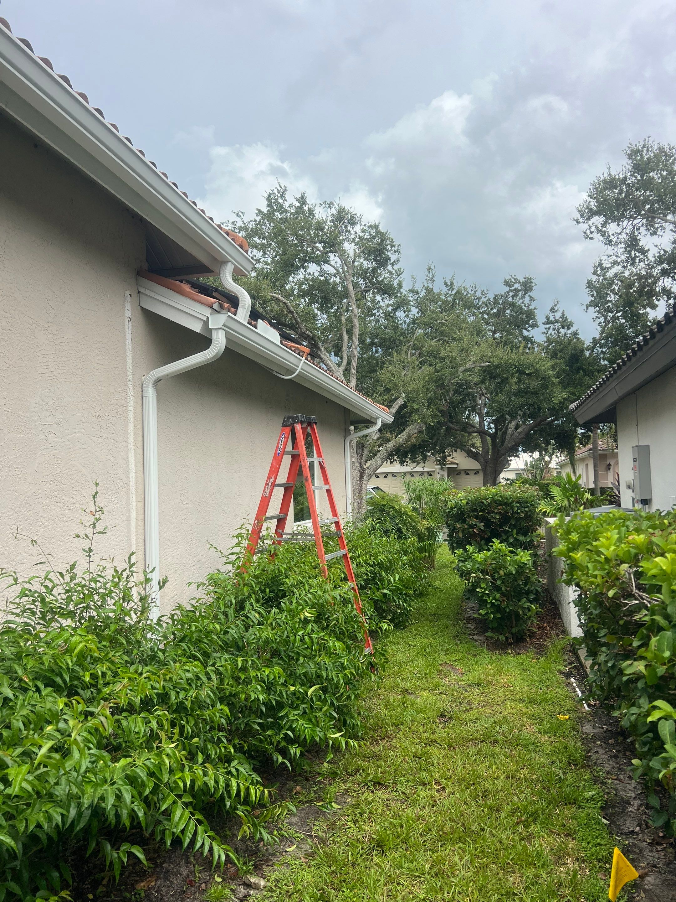 6-inch White Seamless Gutters Installation by Gutter Professors