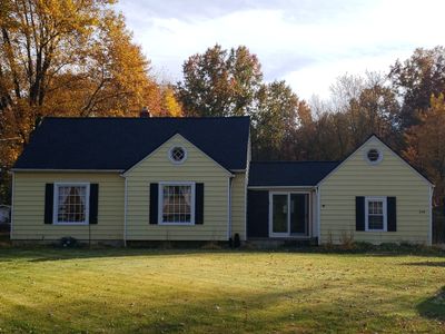 ATLAS PINNACLE COLOR: SCOTCHGARD BLACK DRIP EDGE: BLACK