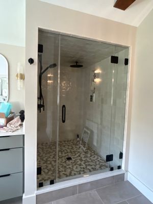 Frameless Shower Enclsoure