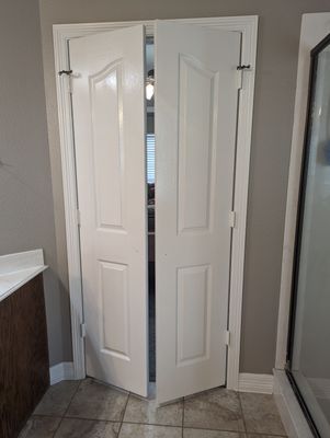 Interior Painting in Alba, TX | White Bathroom Renovation
