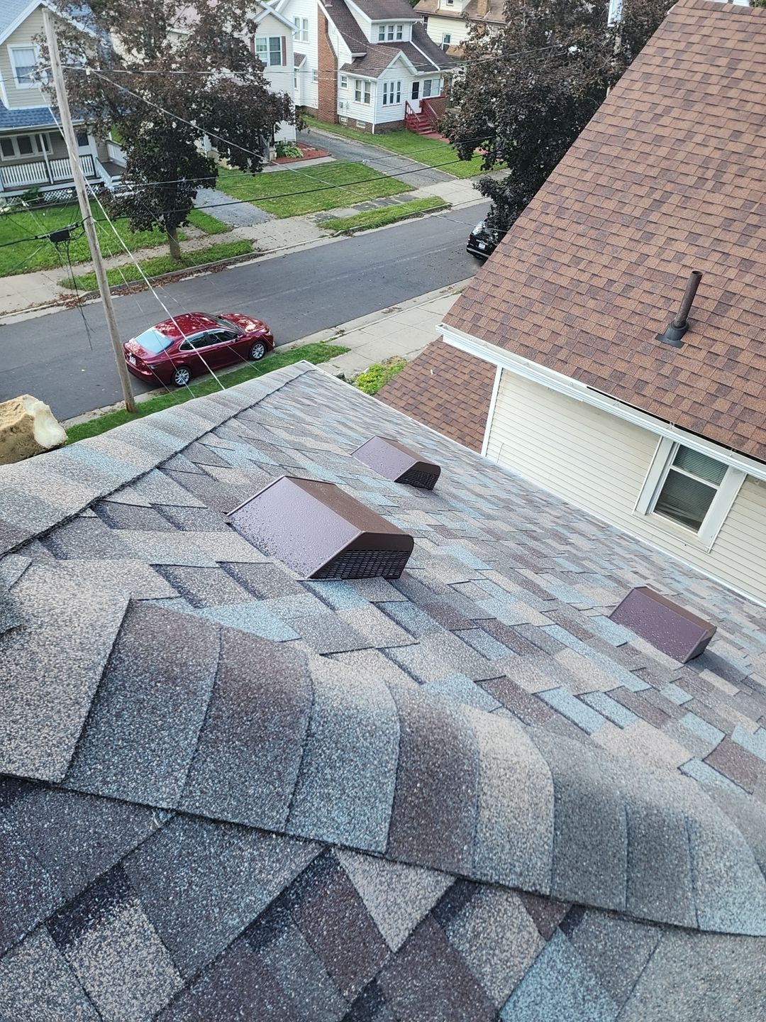 ATLAS PINNACLE COLOR: MAJESTIC SHAKE by Eagle Eye Roofing