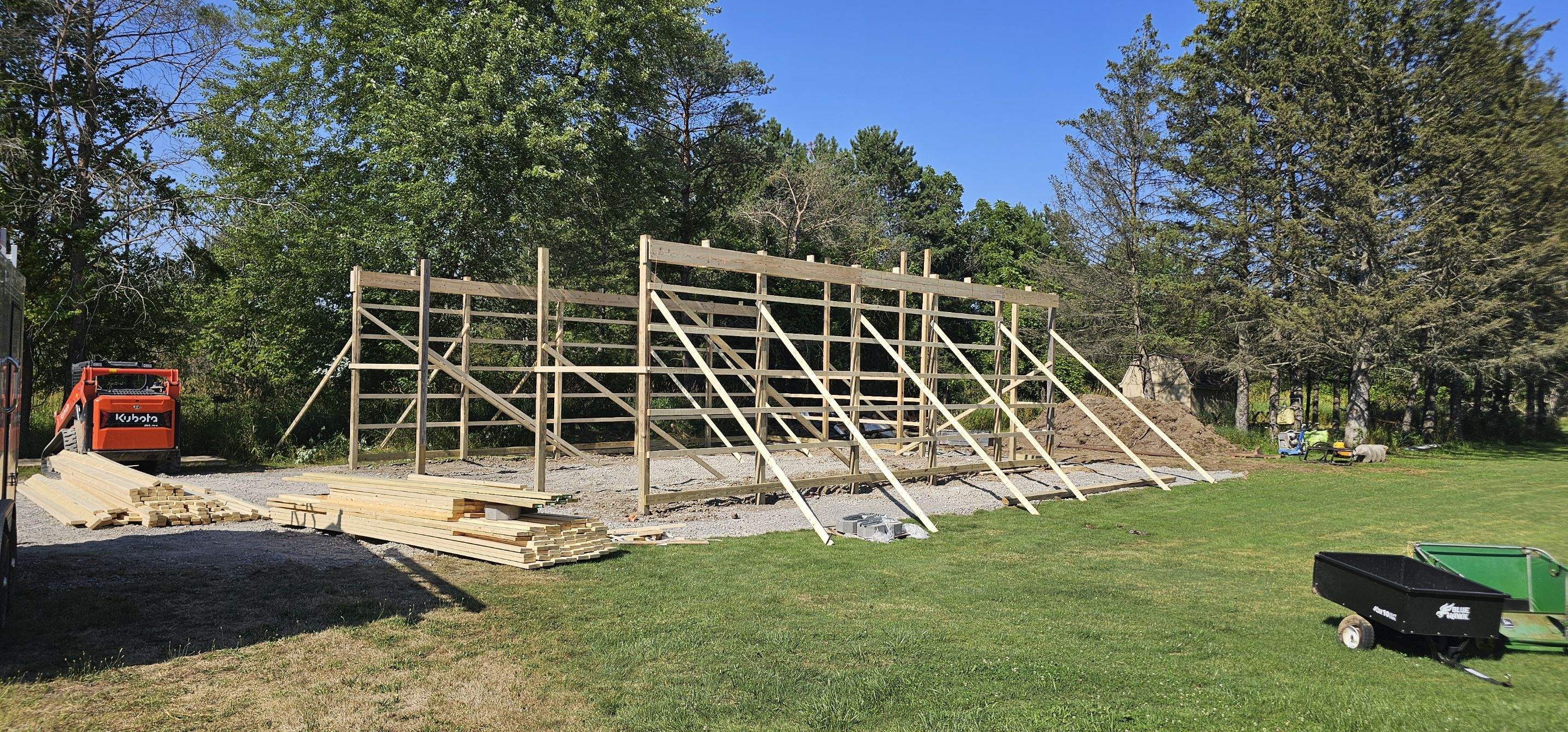 Polebarn  by Horst Custom Homes 