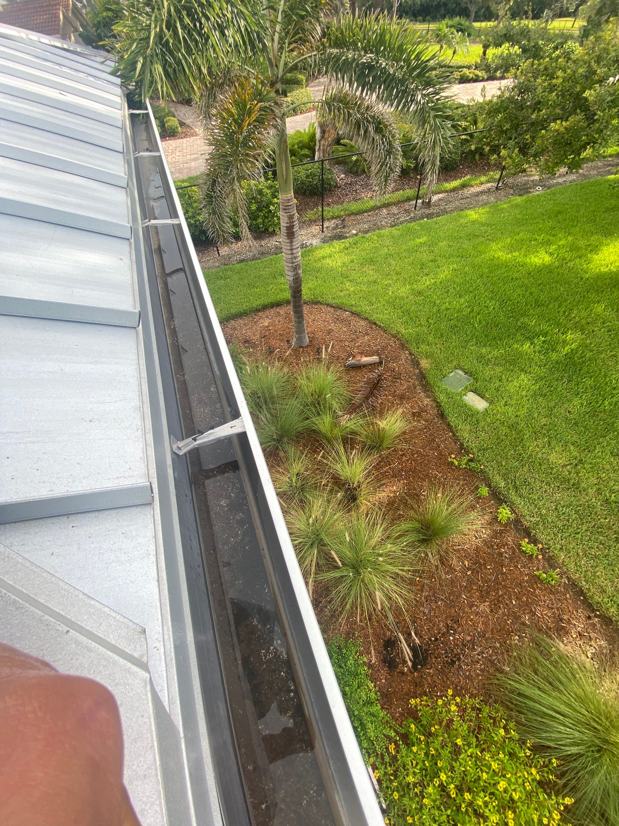7 inch seamless gutters using gutter cleaning in Nokomis FL by Gutter Professors