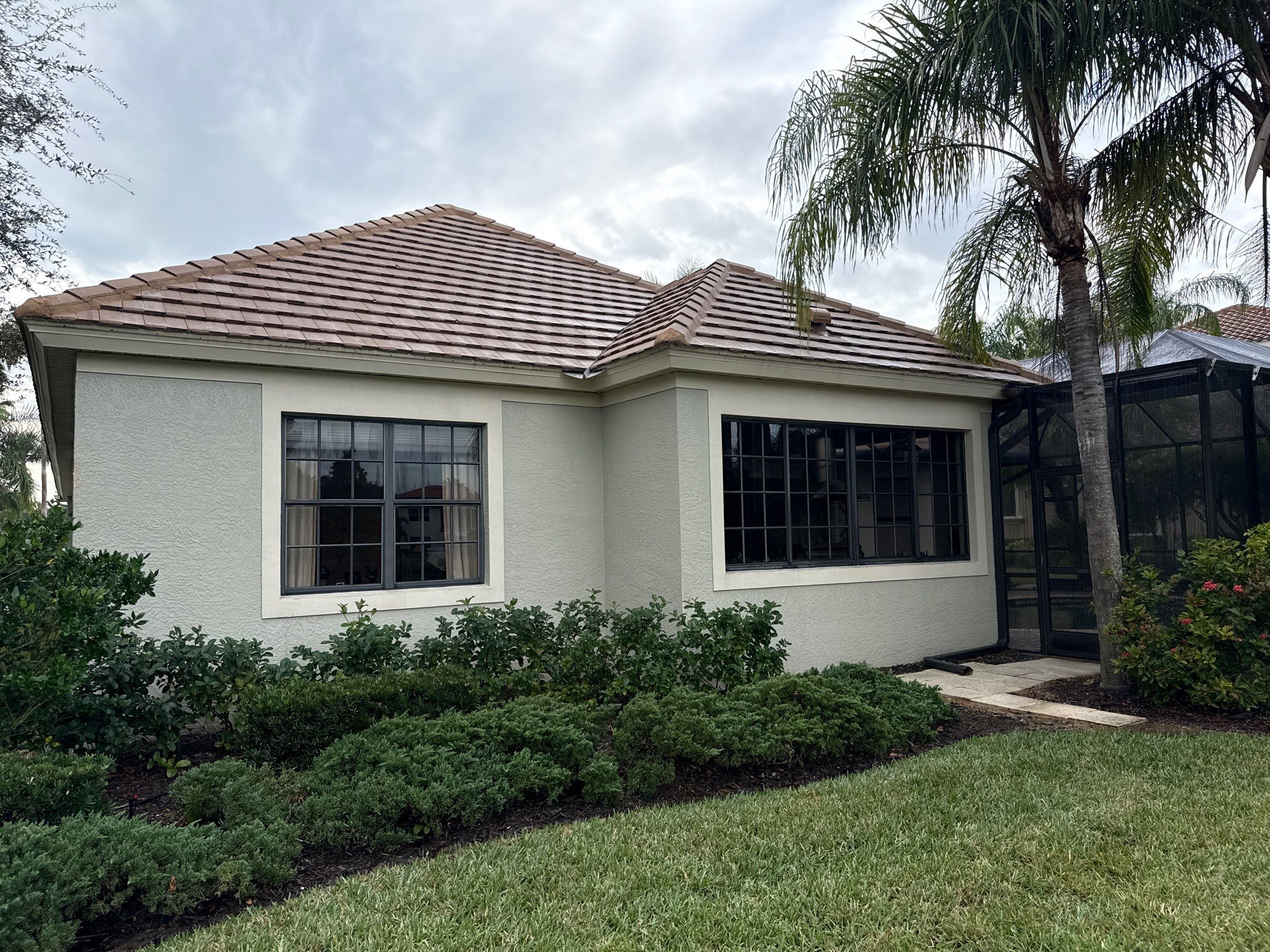 Tile Roof, Gutter & Pool Cage Cleaning – Lakewood Ranch Country Club, Lakewood Ranch, FL by Sunshine AquaWash