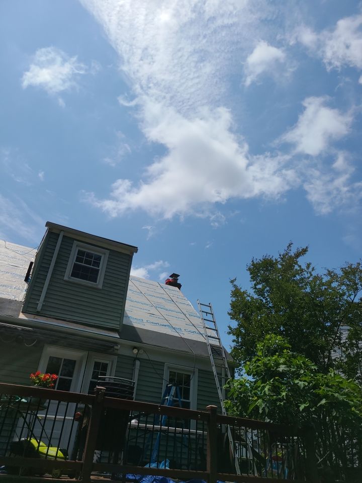 Arlington: CertainTeed Landmark Architectural Shingle in Georgetown Gray by RM Banning, Inc.