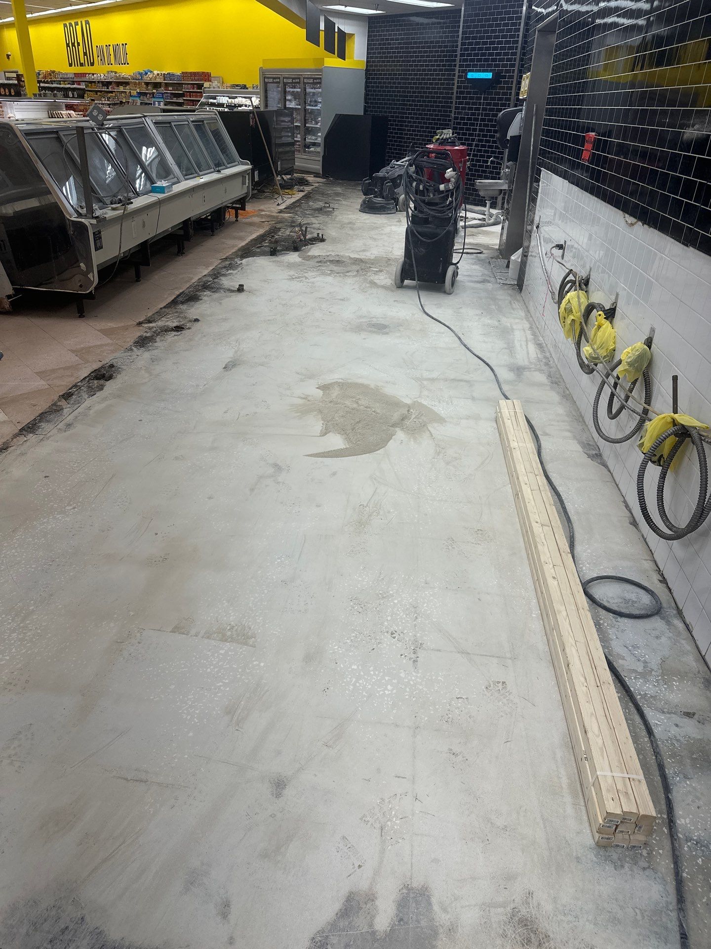 Fresco y Más Food Prep Area by Seamless Surfaces