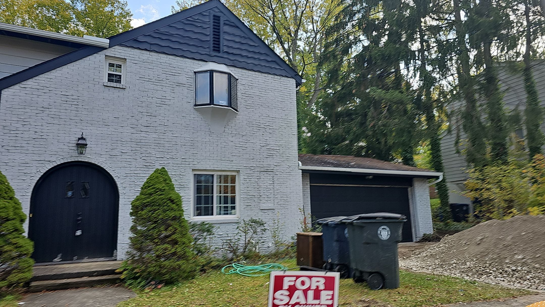 ATLAS PINNACLE COLOR: BLACK SHADOW by Eagle Eye Roofing